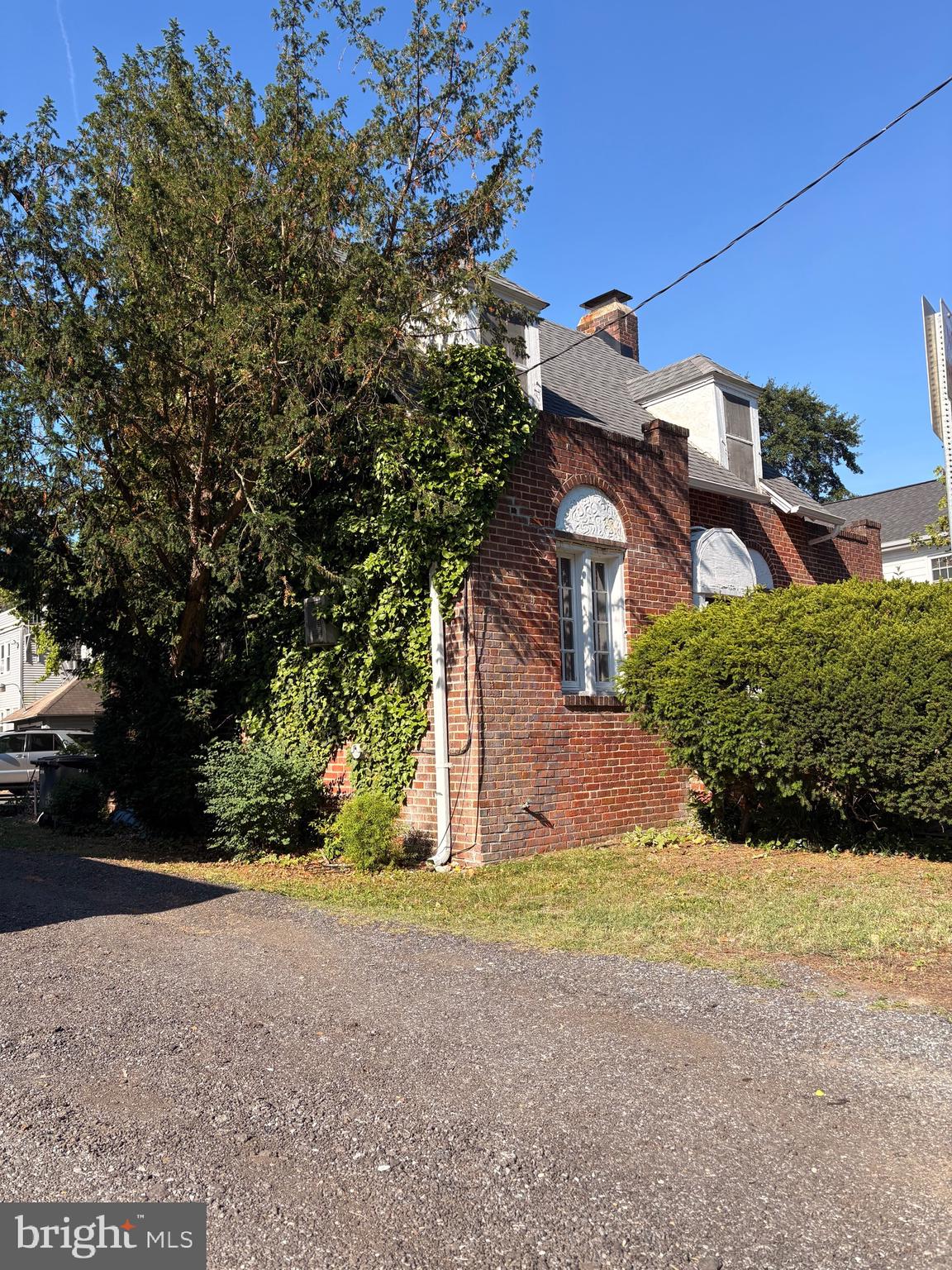 CAMDEN AVE. - Residential