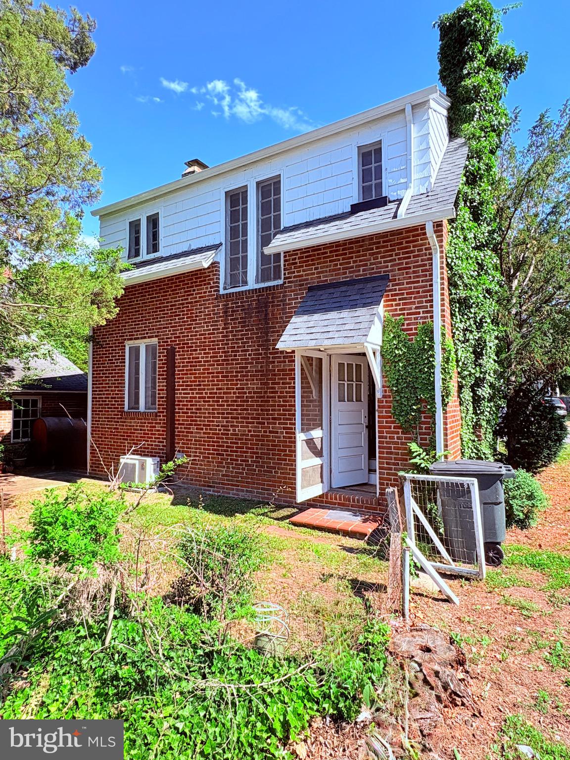 CAMDEN AVE. - Residential