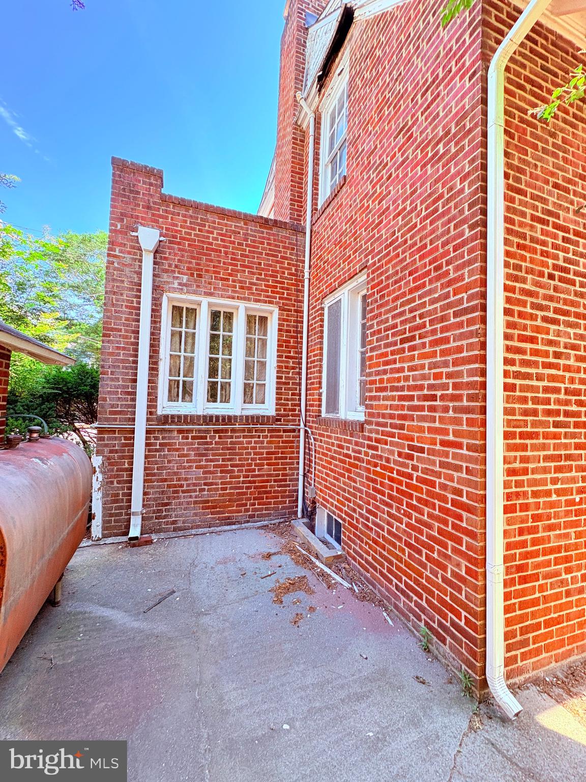 CAMDEN AVE. - Residential