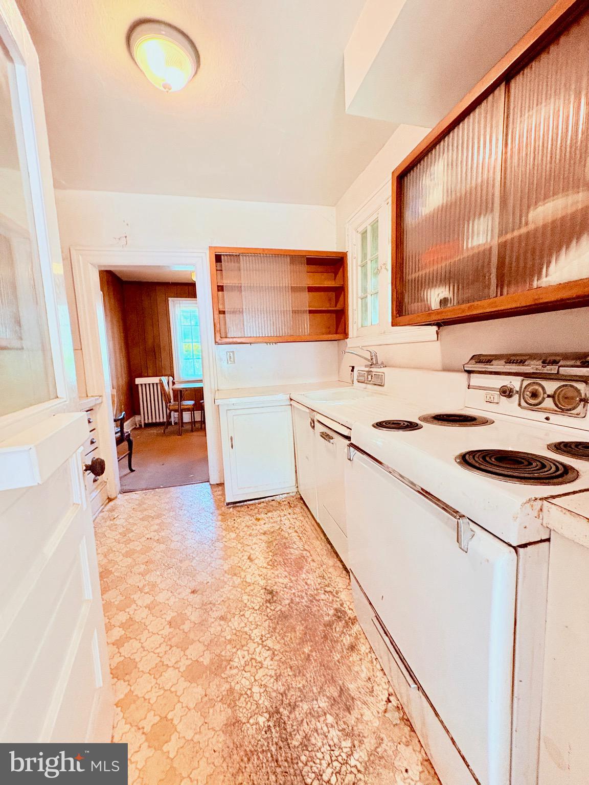 CAMDEN AVE. - Residential