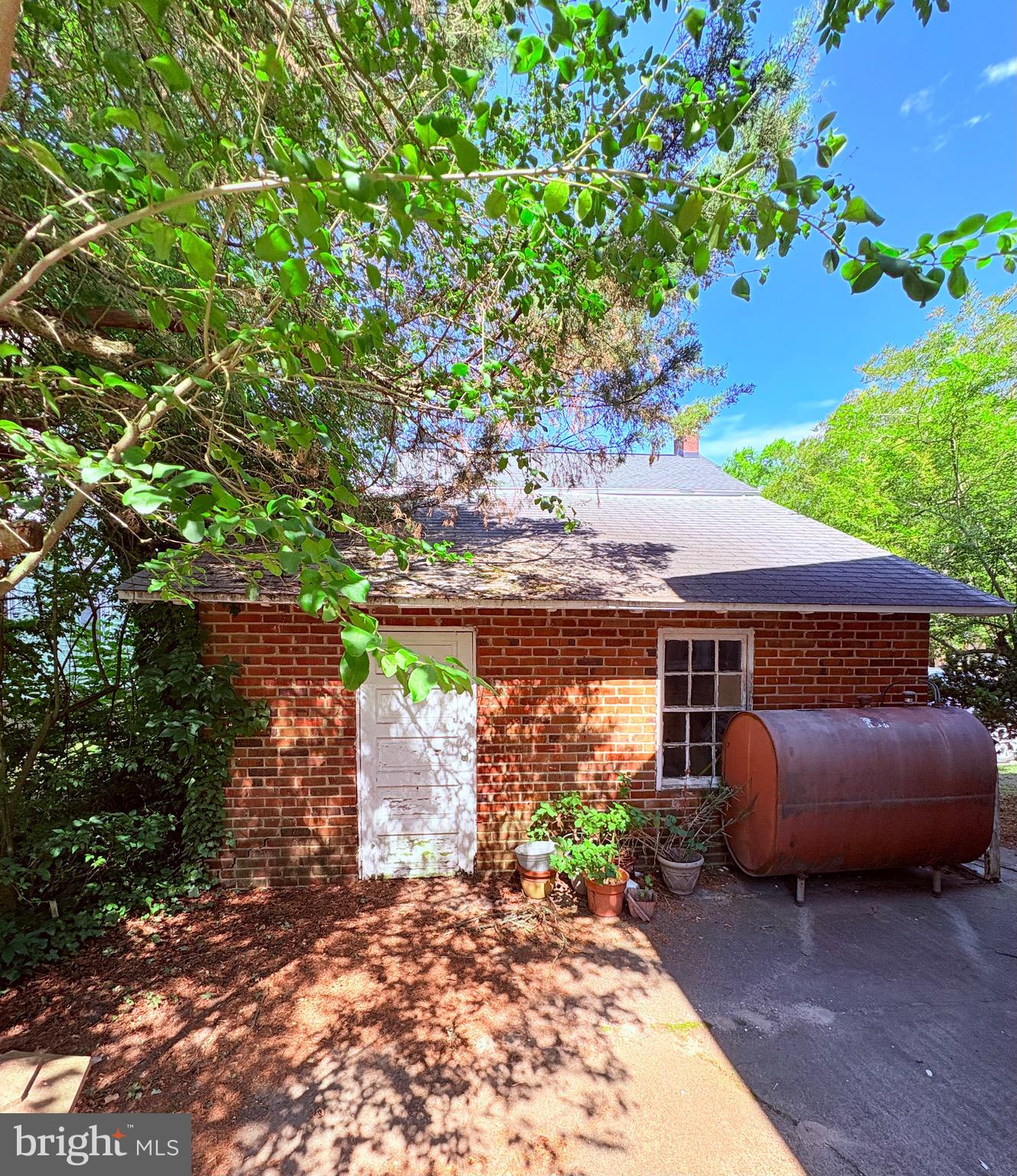 CAMDEN AVE. - Residential