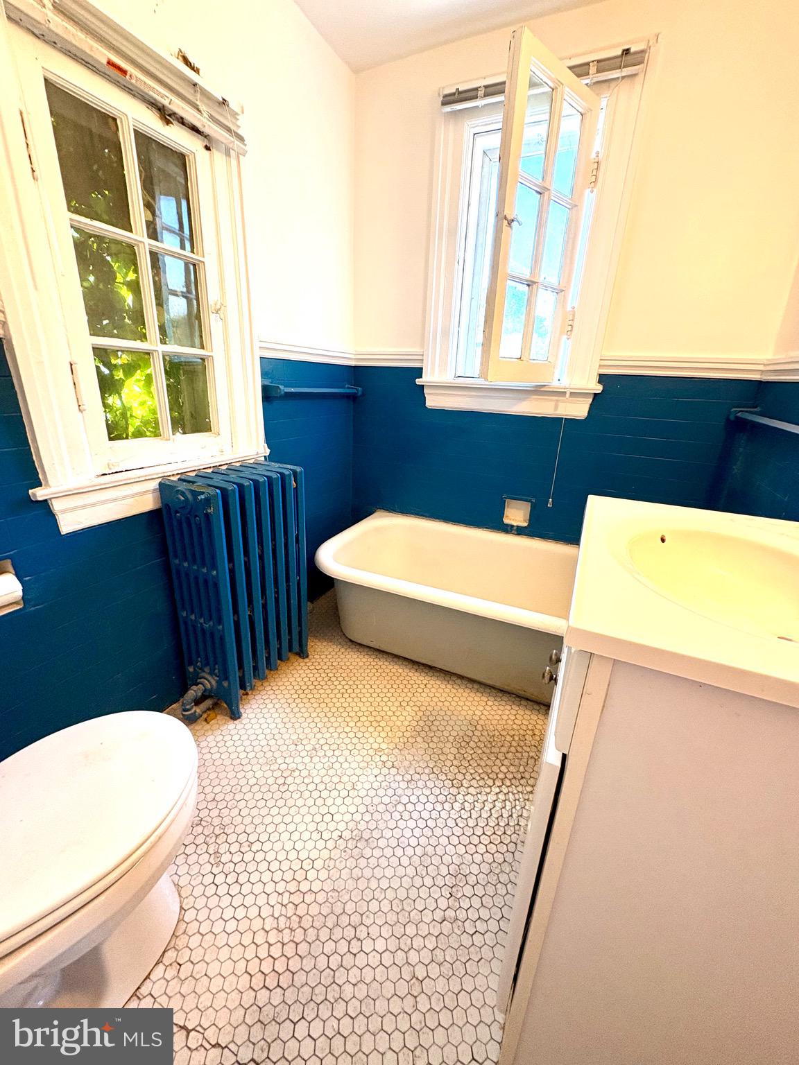 CAMDEN AVE. - Residential