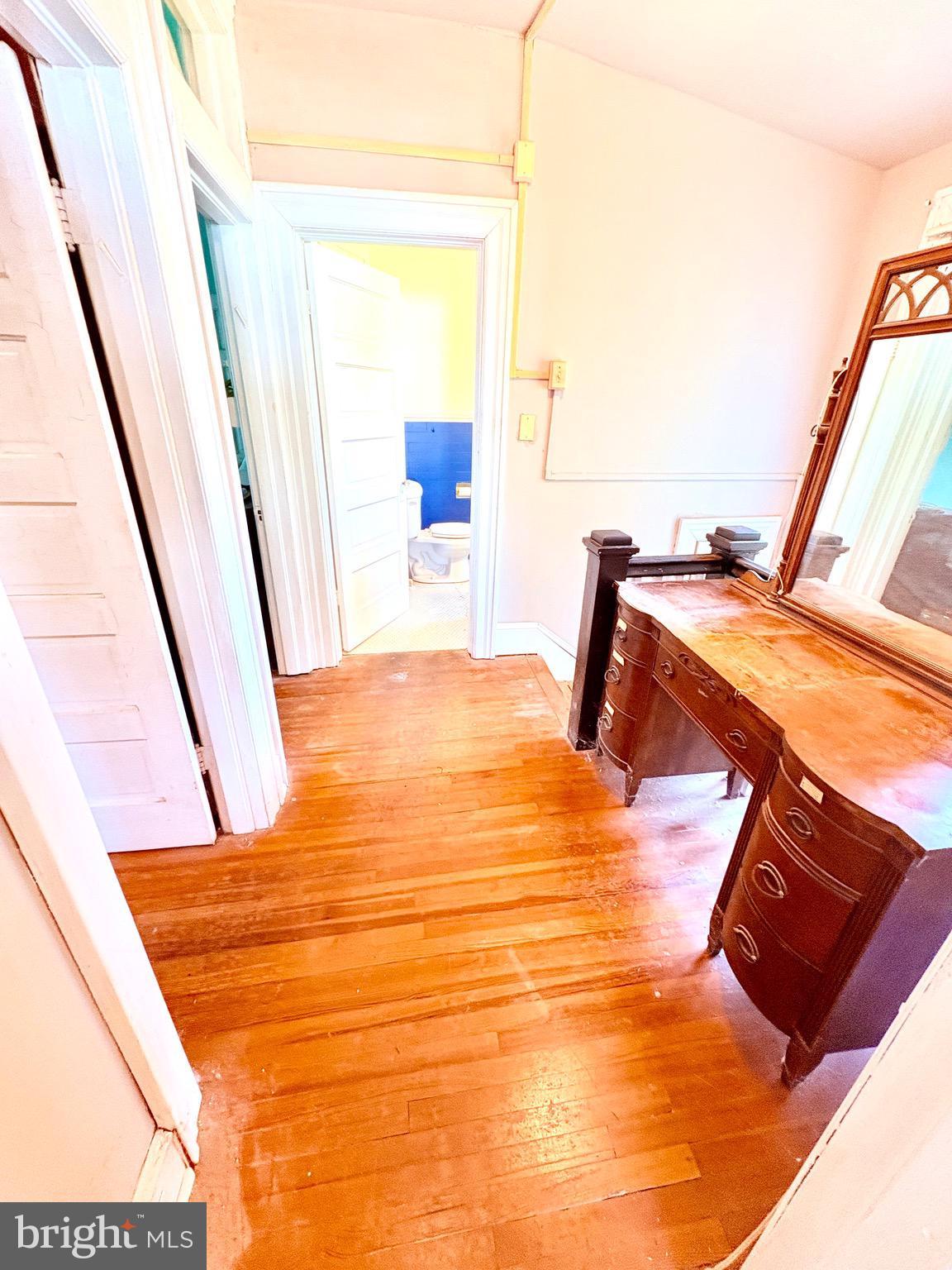 CAMDEN AVE. - Residential