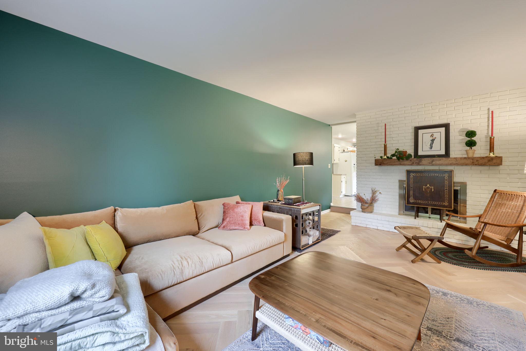 BEVERLY ESTATES - Residential