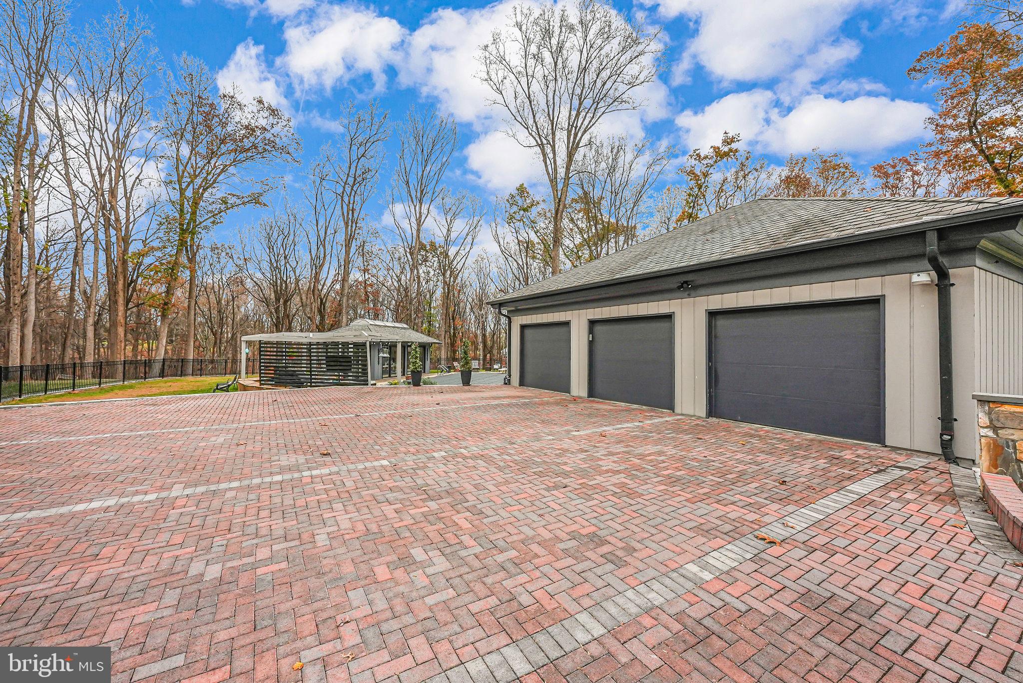 DARNESTOWN OUTSIDE - Residential