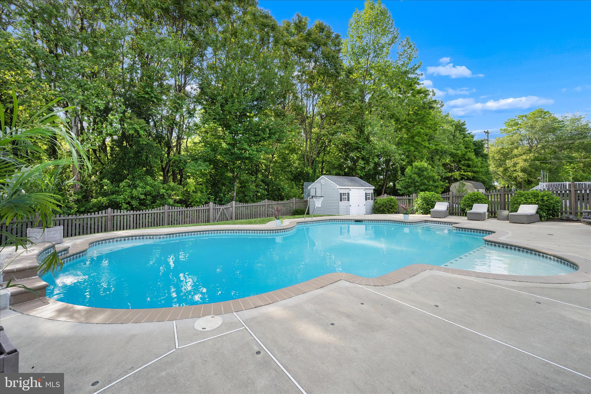 SUN MEADOW - Residential