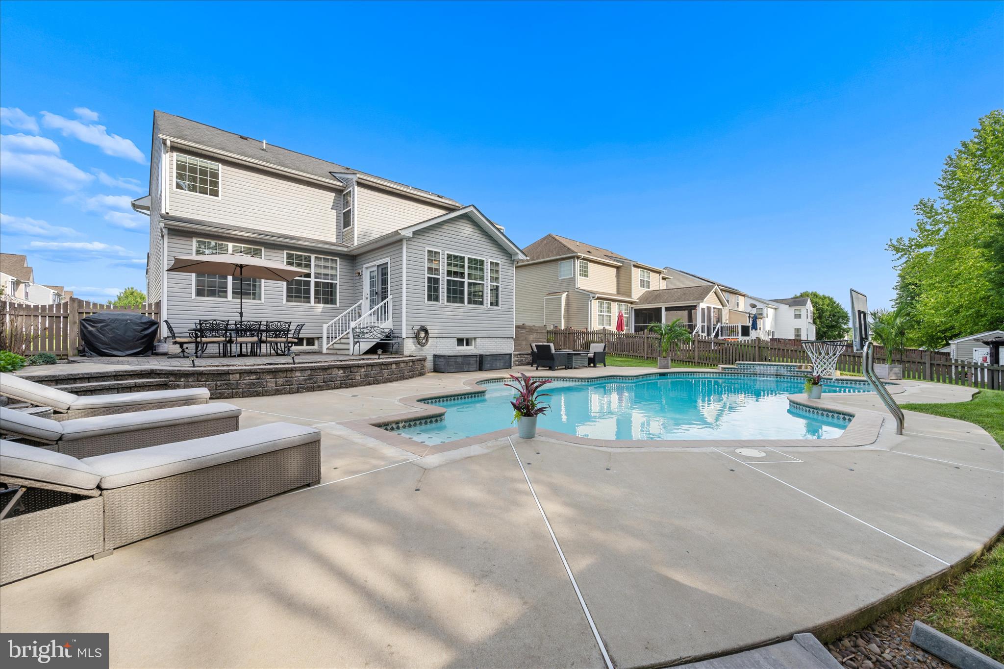 SUN MEADOW - Residential