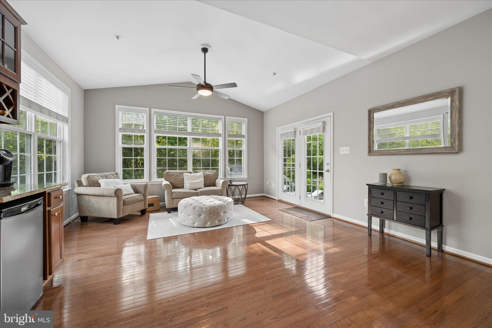 SUN MEADOW - Residential
