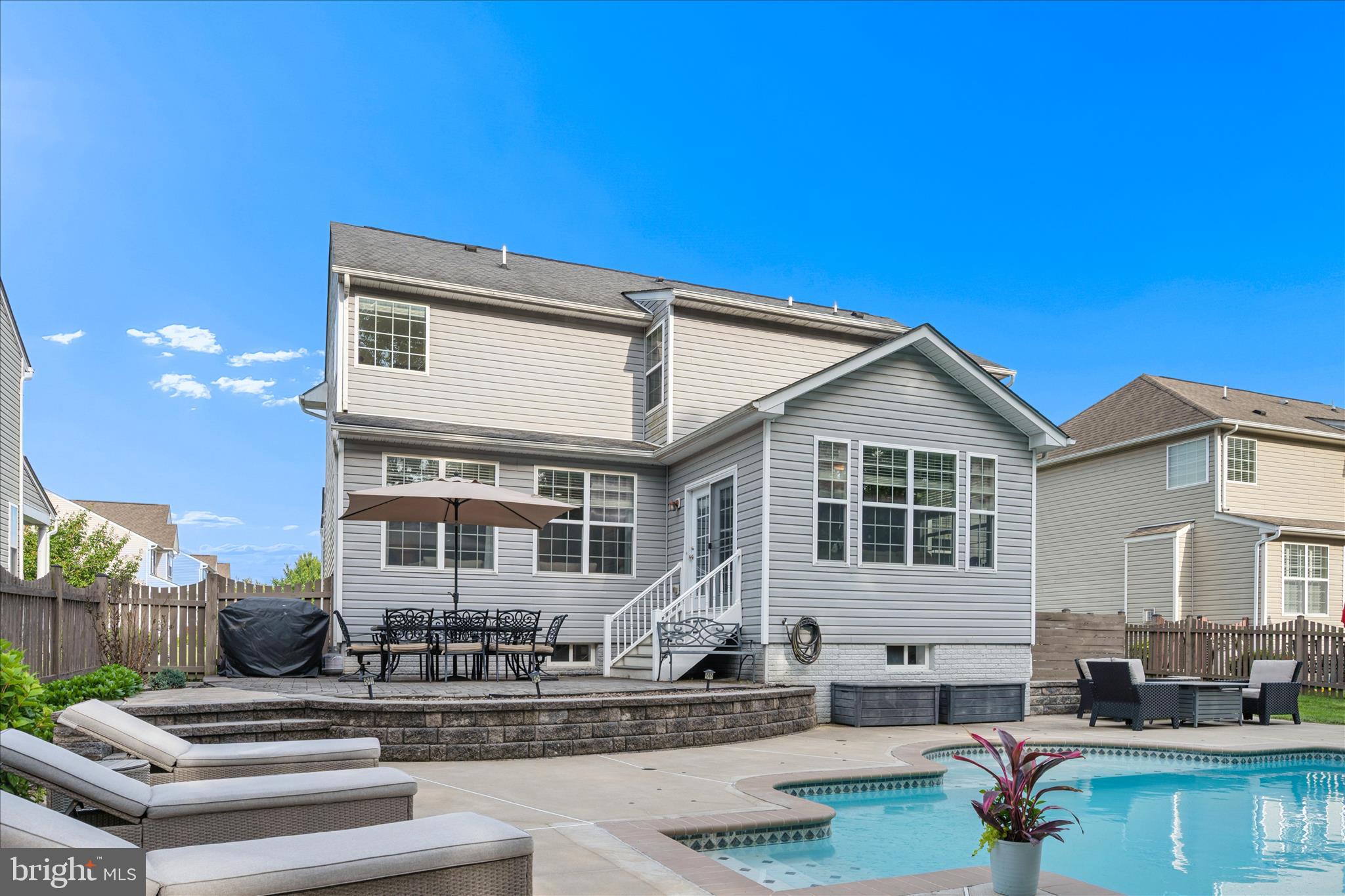 SUN MEADOW - Residential