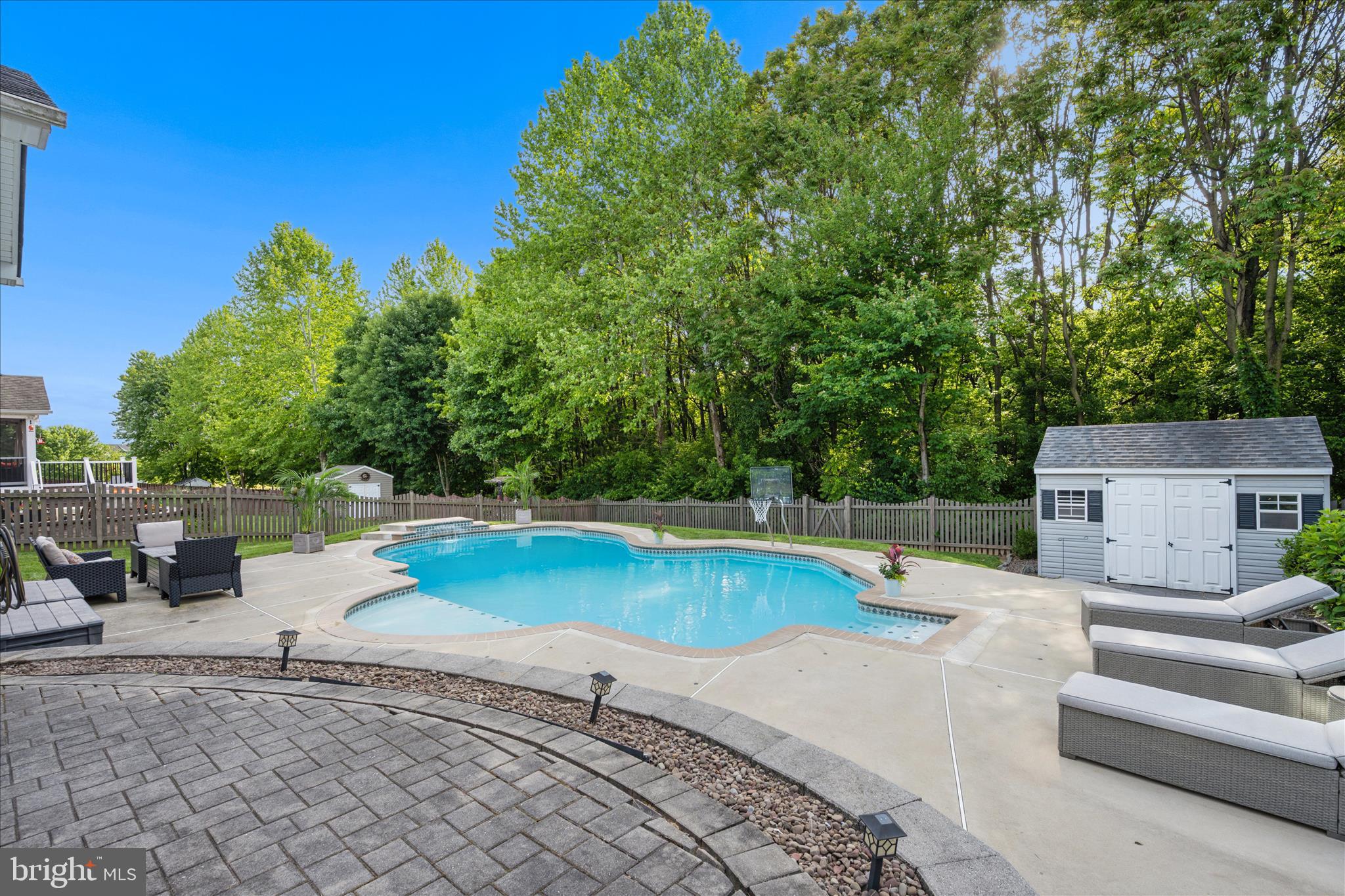 SUN MEADOW - Residential
