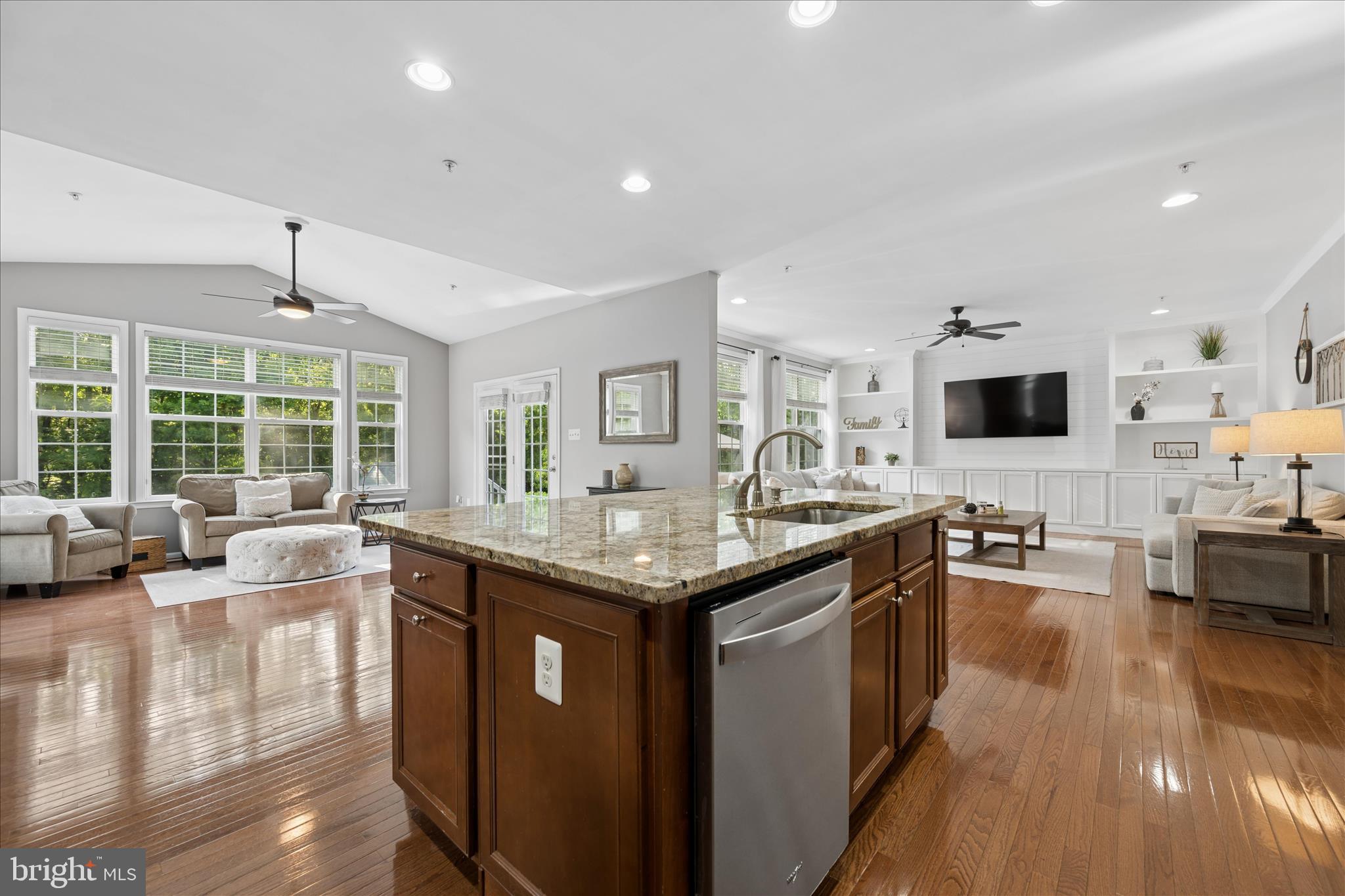 SUN MEADOW - Residential