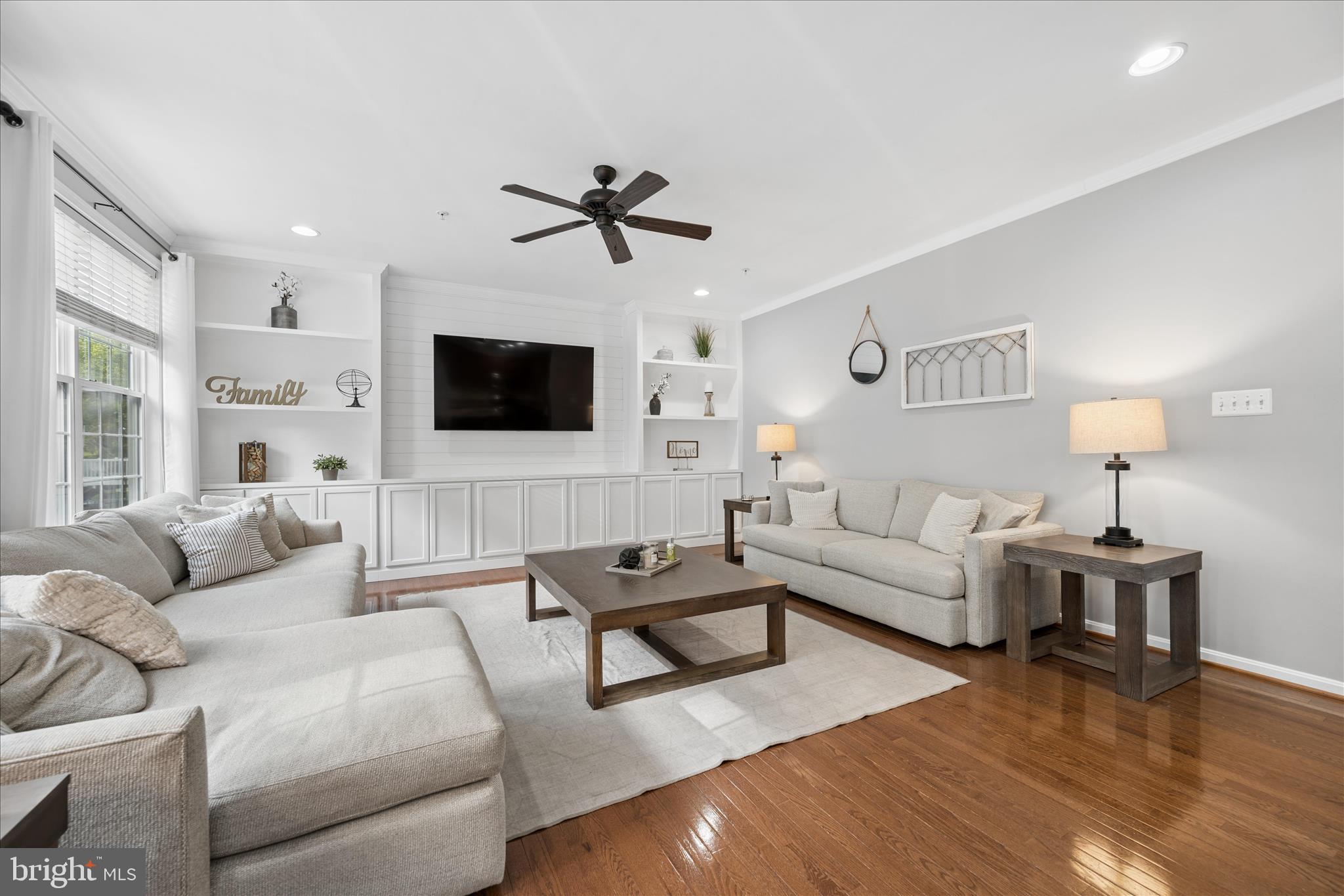 SUN MEADOW - Residential