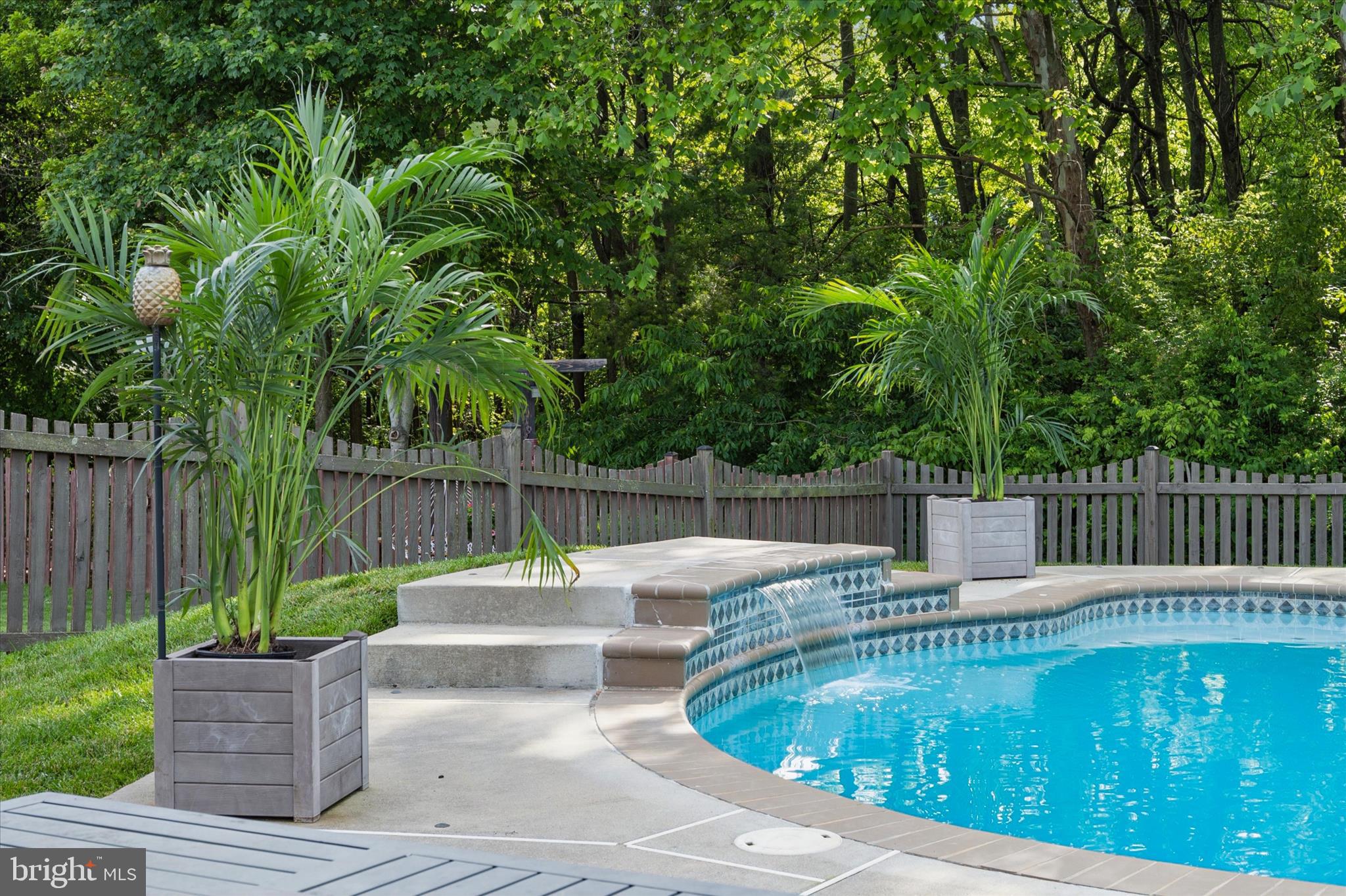 SUN MEADOW - Residential