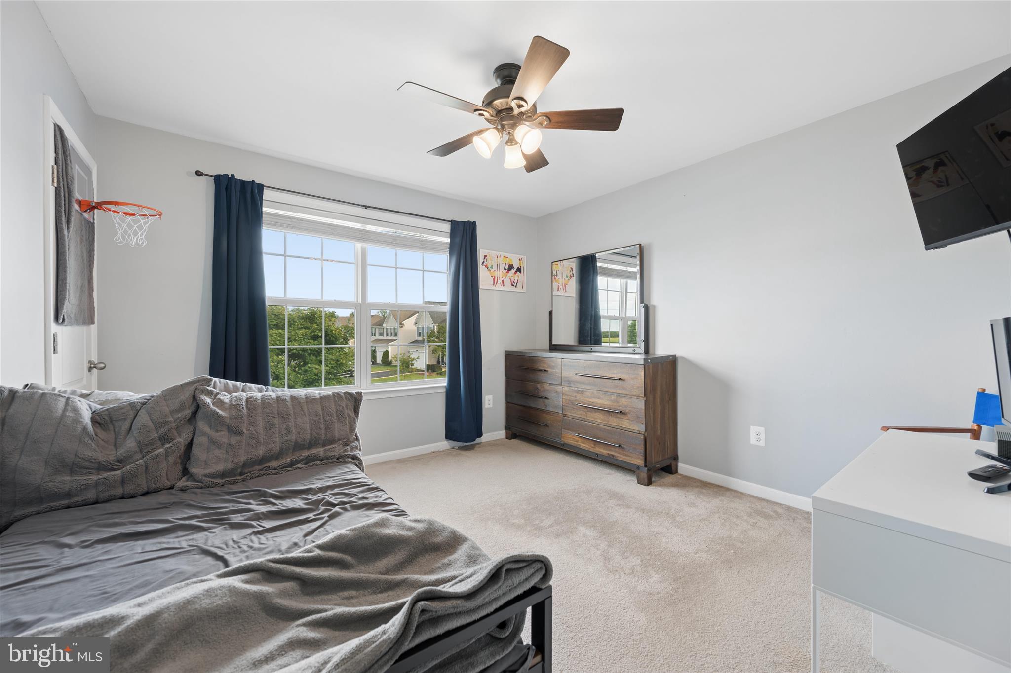 SUN MEADOW - Residential