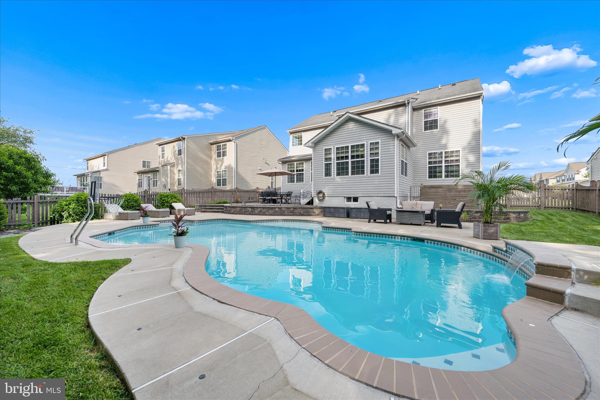 SUN MEADOW - Residential