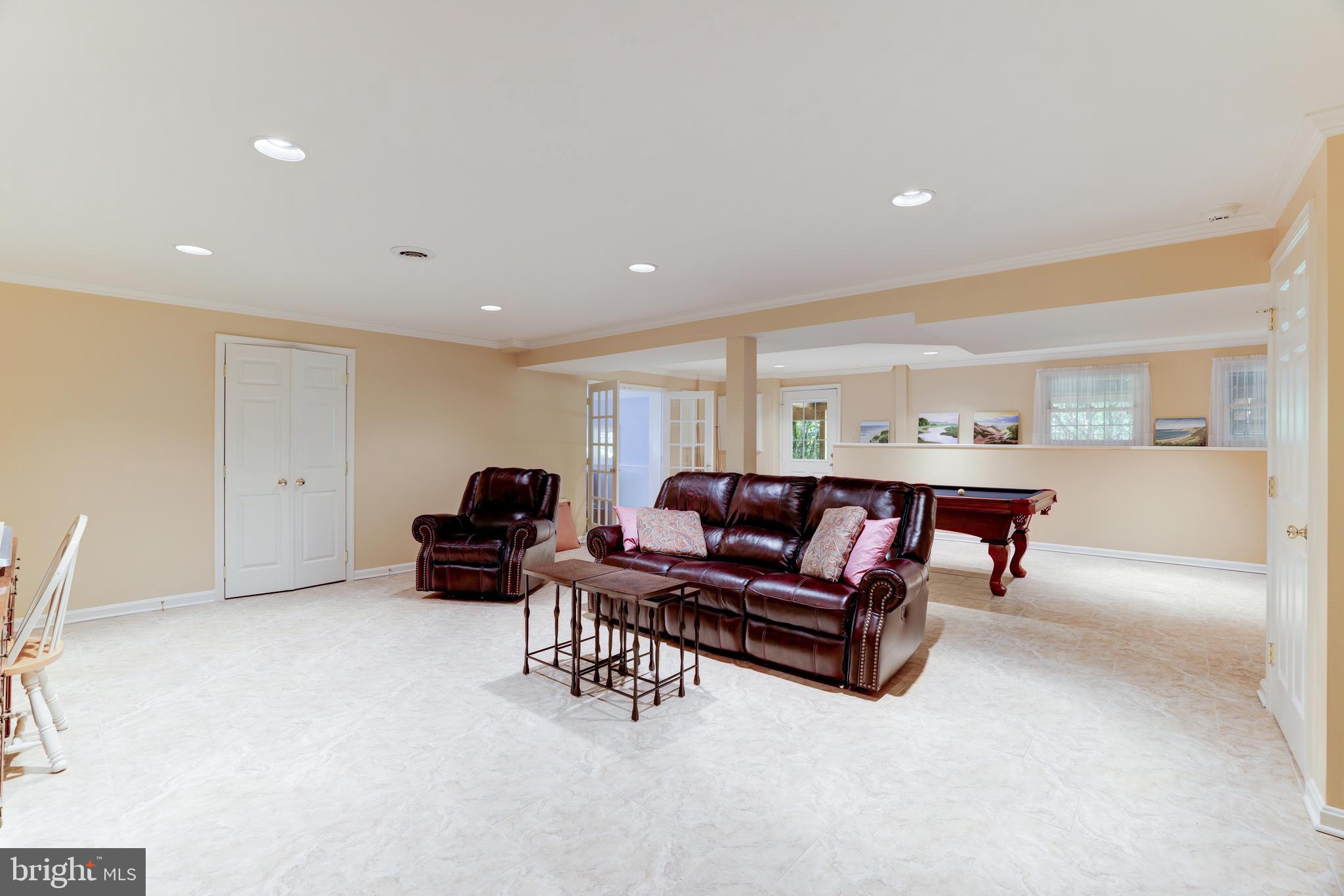 WEST RIDGE - Residential