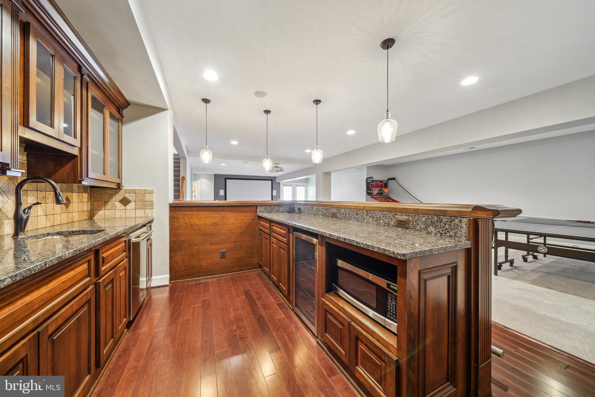 RED CEDAR - Residential
