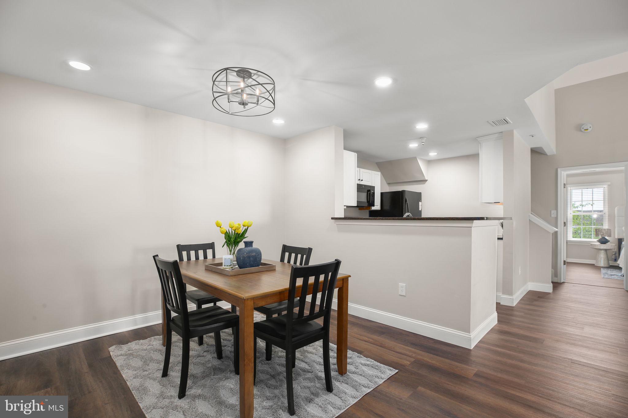 SUMMERHOUSE CONDO - Residential