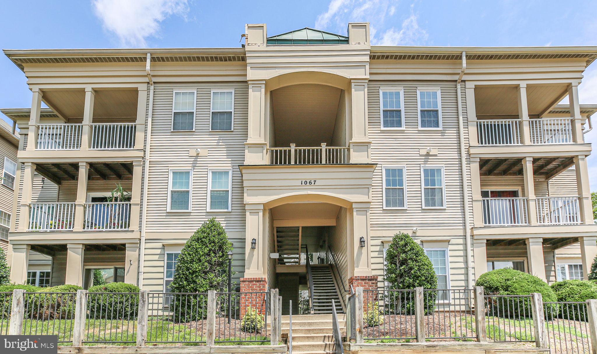 SUMMERHOUSE CONDO - Residential
