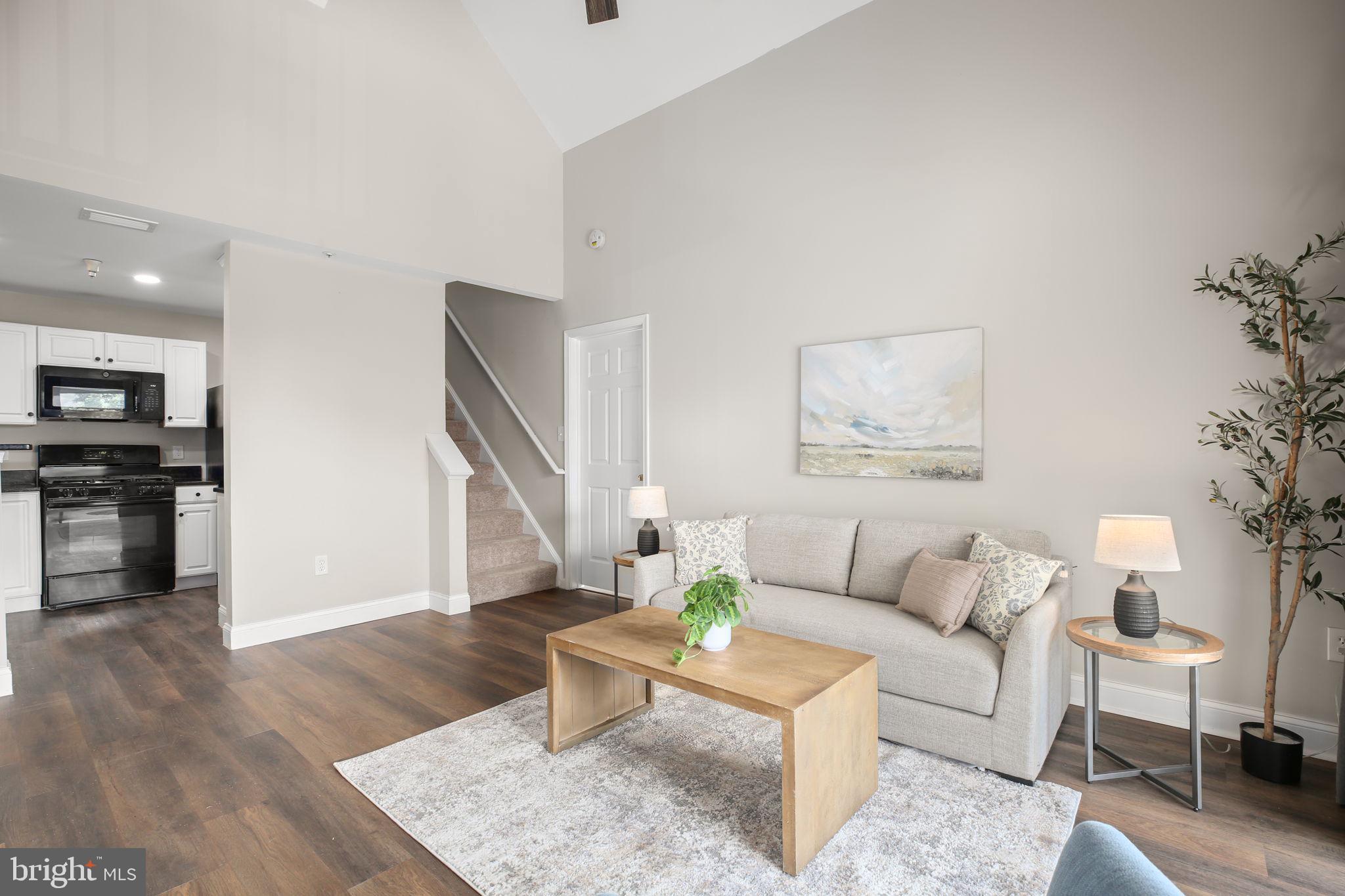 SUMMERHOUSE CONDO - Residential