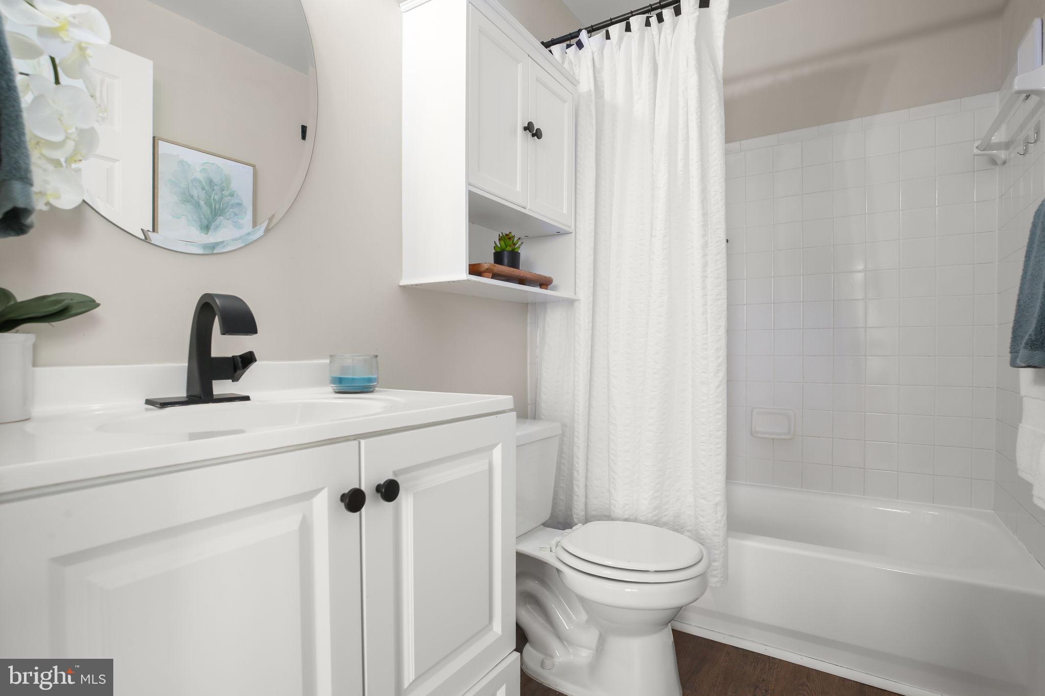 SUMMERHOUSE CONDO - Residential