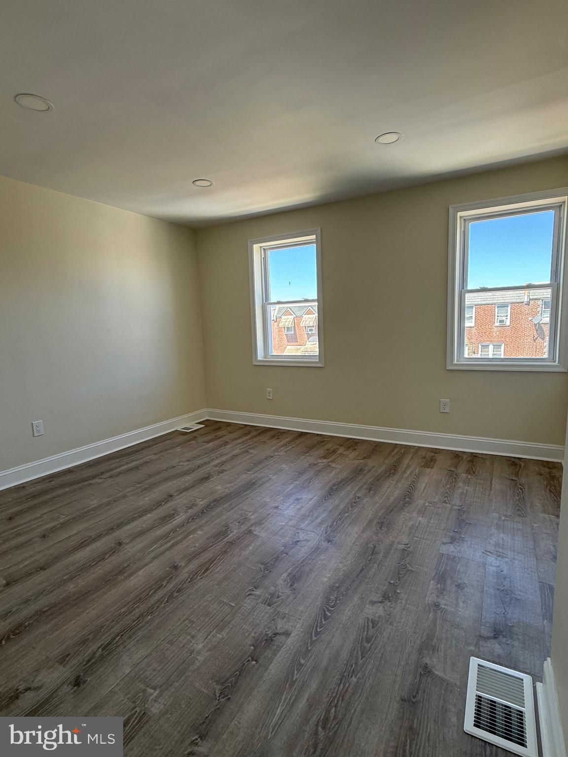 SUMMERDALE - Residential
