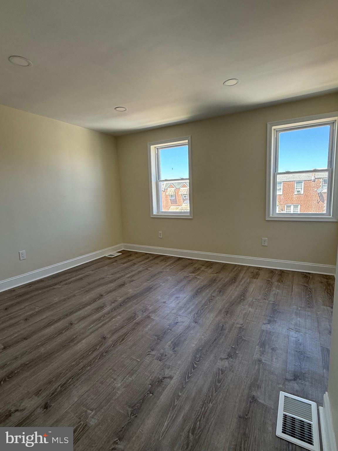 SUMMERDALE - Residential