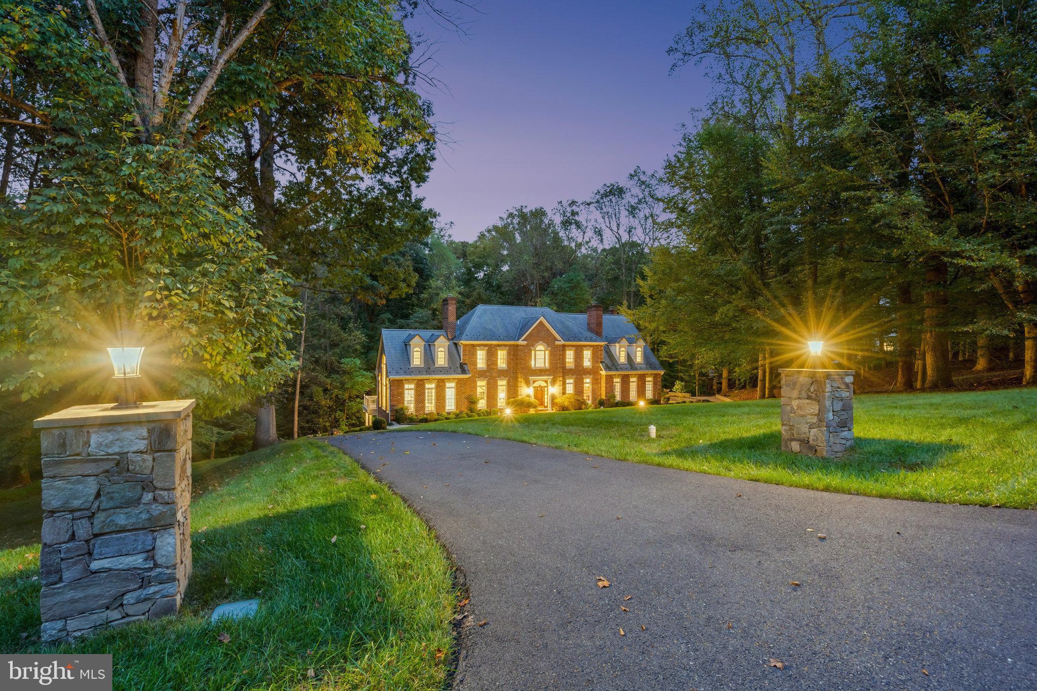 FALCON RIDGE - Residential