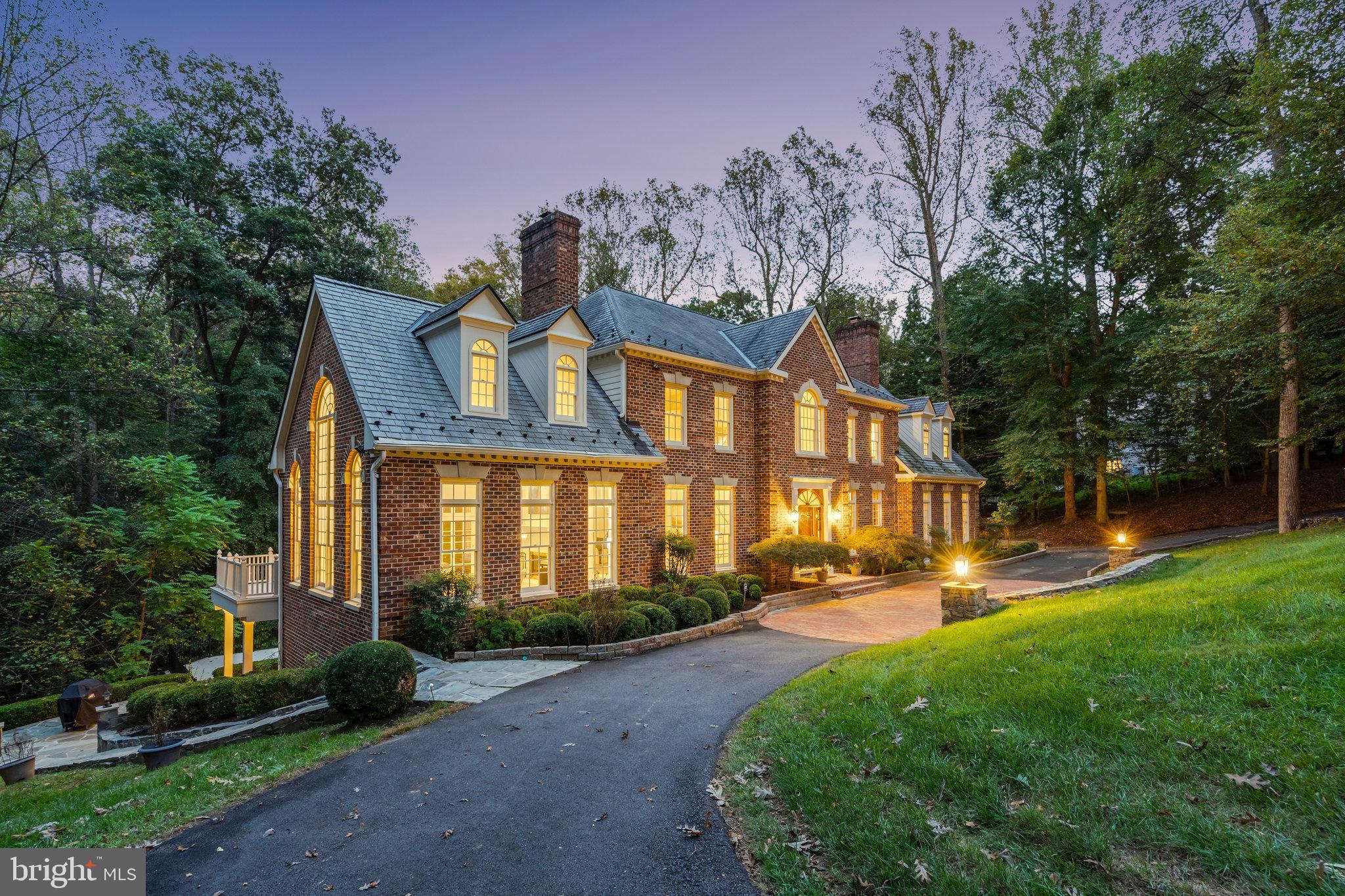 FALCON RIDGE - Residential