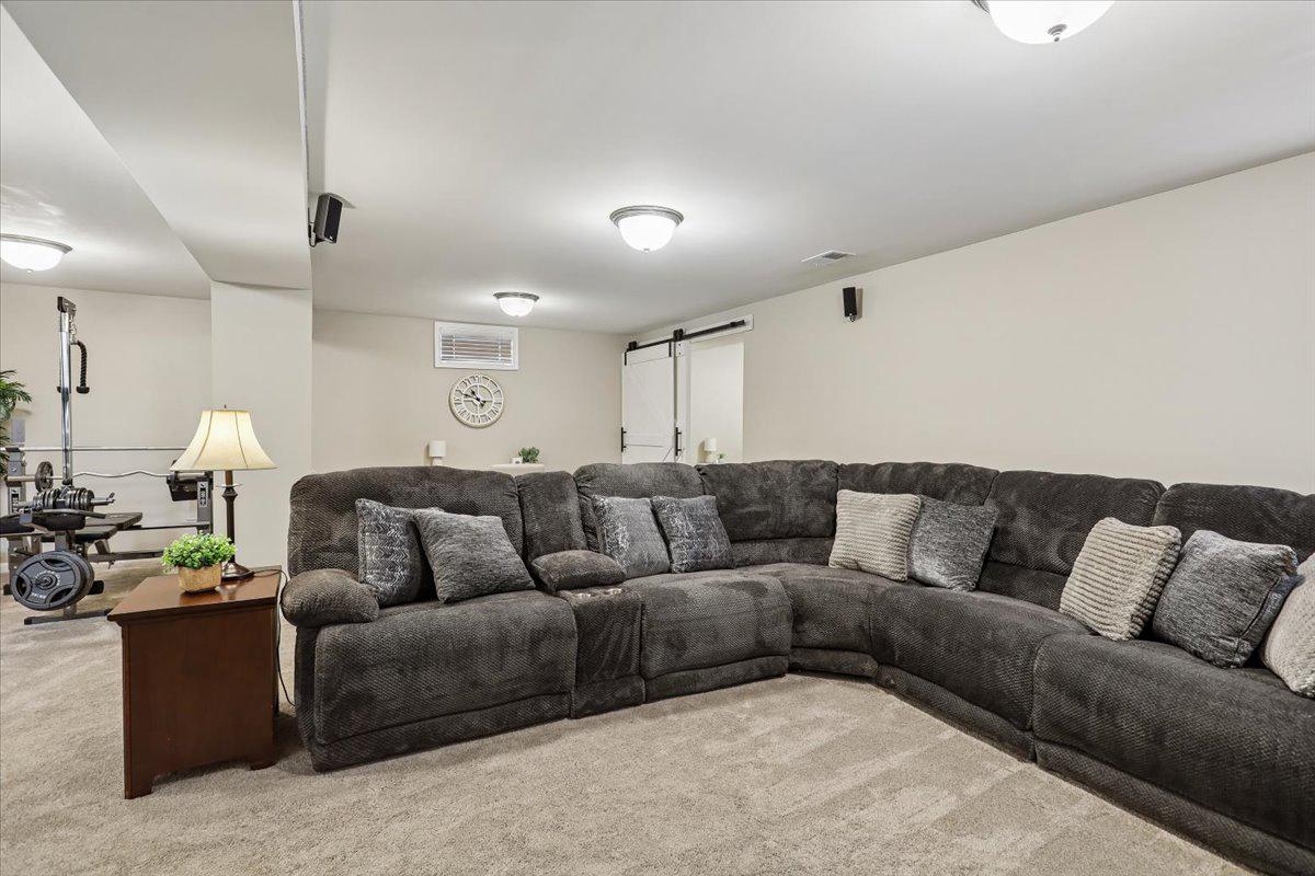 SOUTH RIDING - Residential