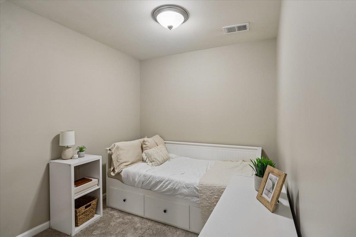 SOUTH RIDING - Residential
