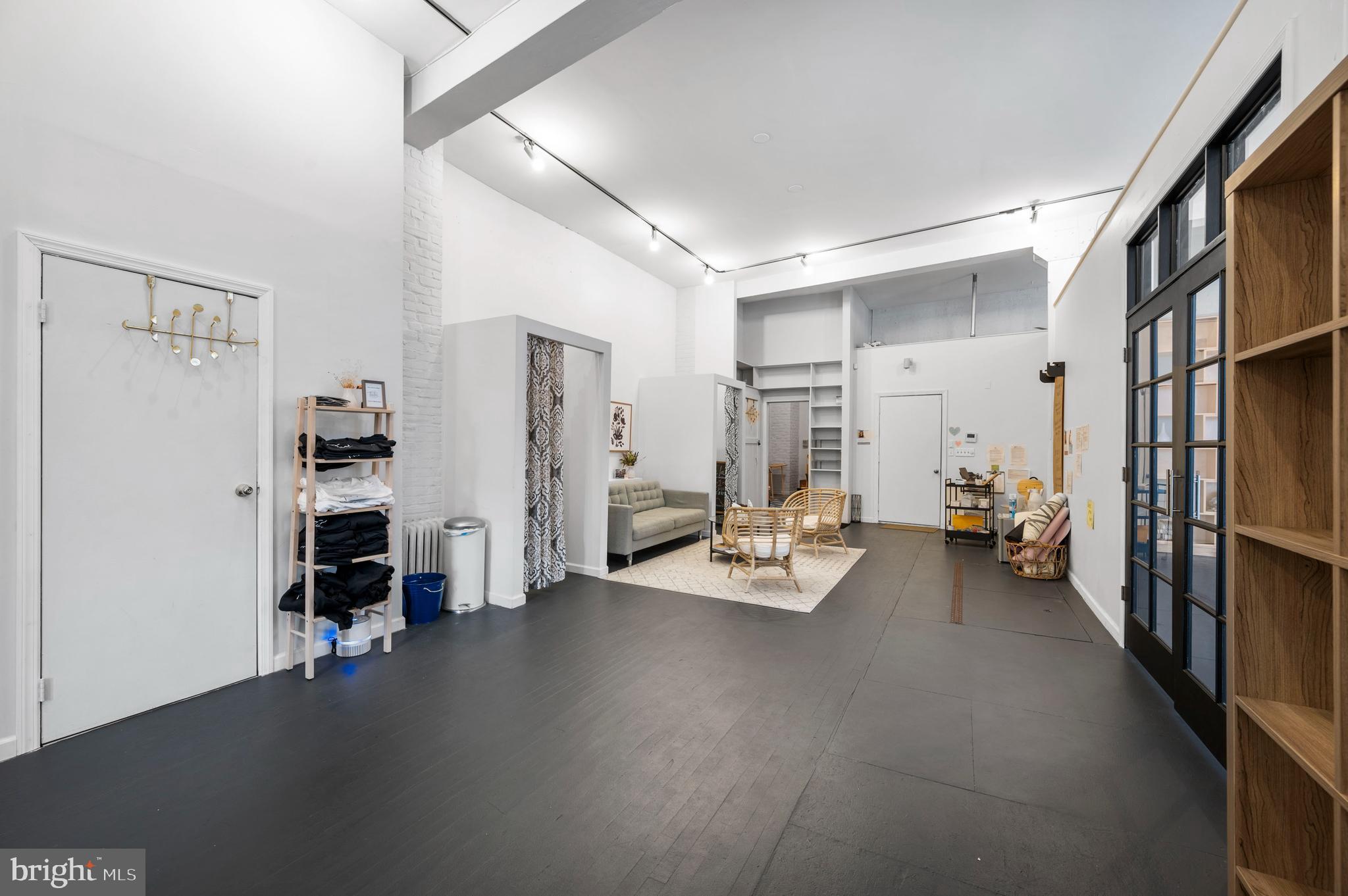 NORTHERN LIBERTIES - Commercial Sale