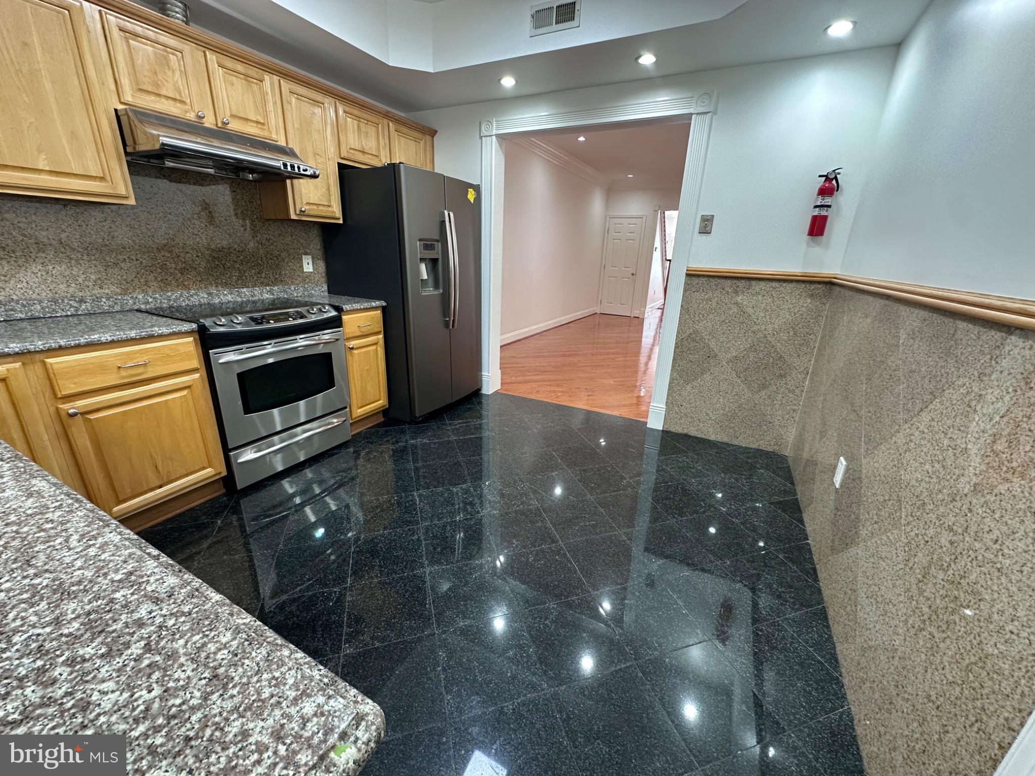 SOUTH STREET - Residential
