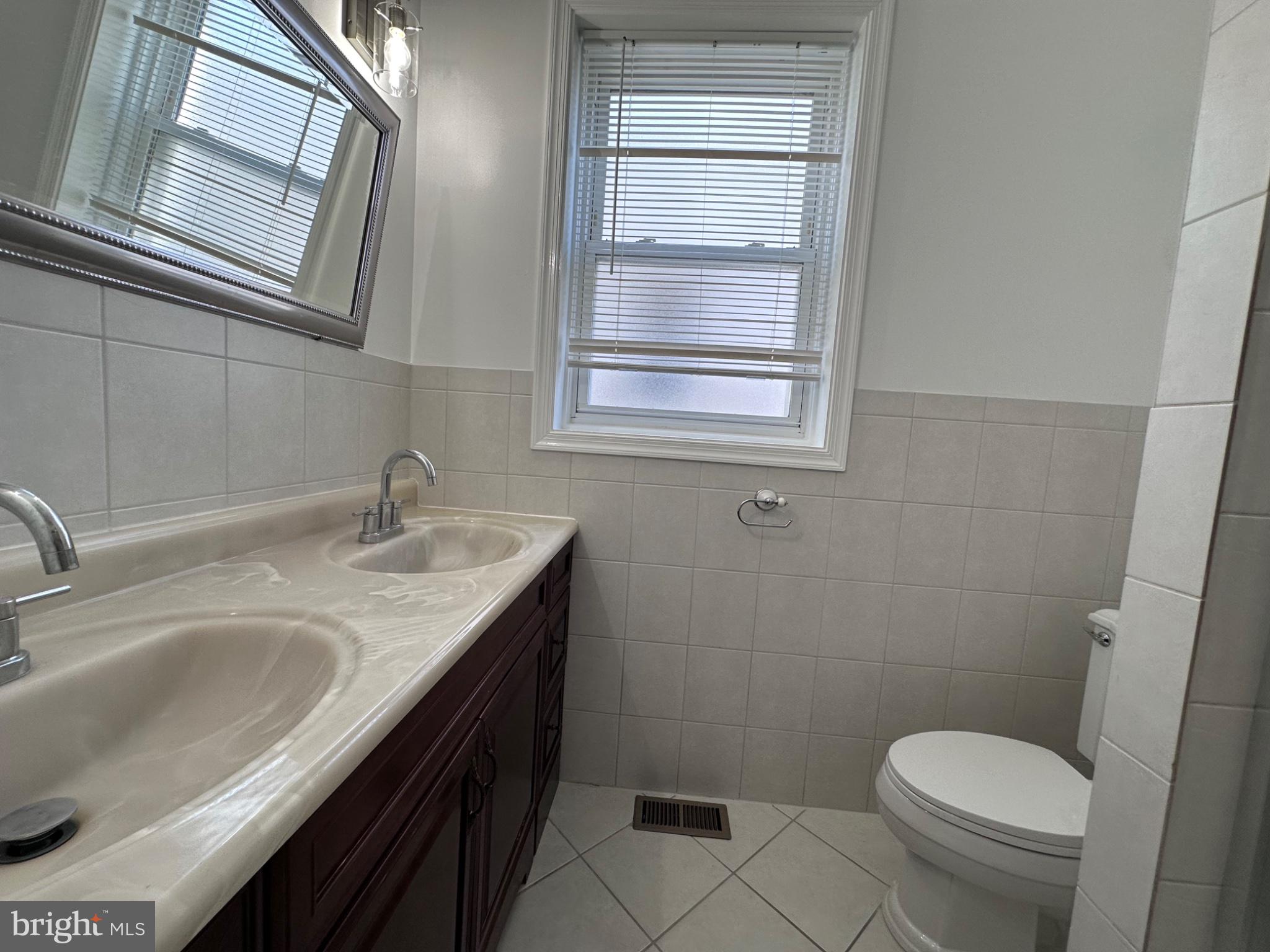 SOUTH STREET - Residential