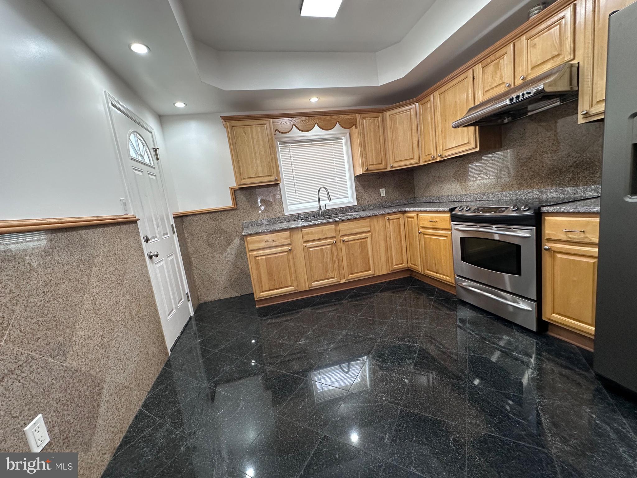 SOUTH STREET - Residential