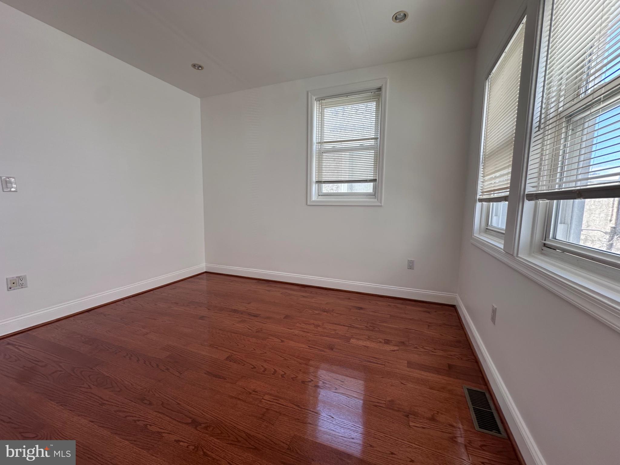 SOUTH STREET - Residential