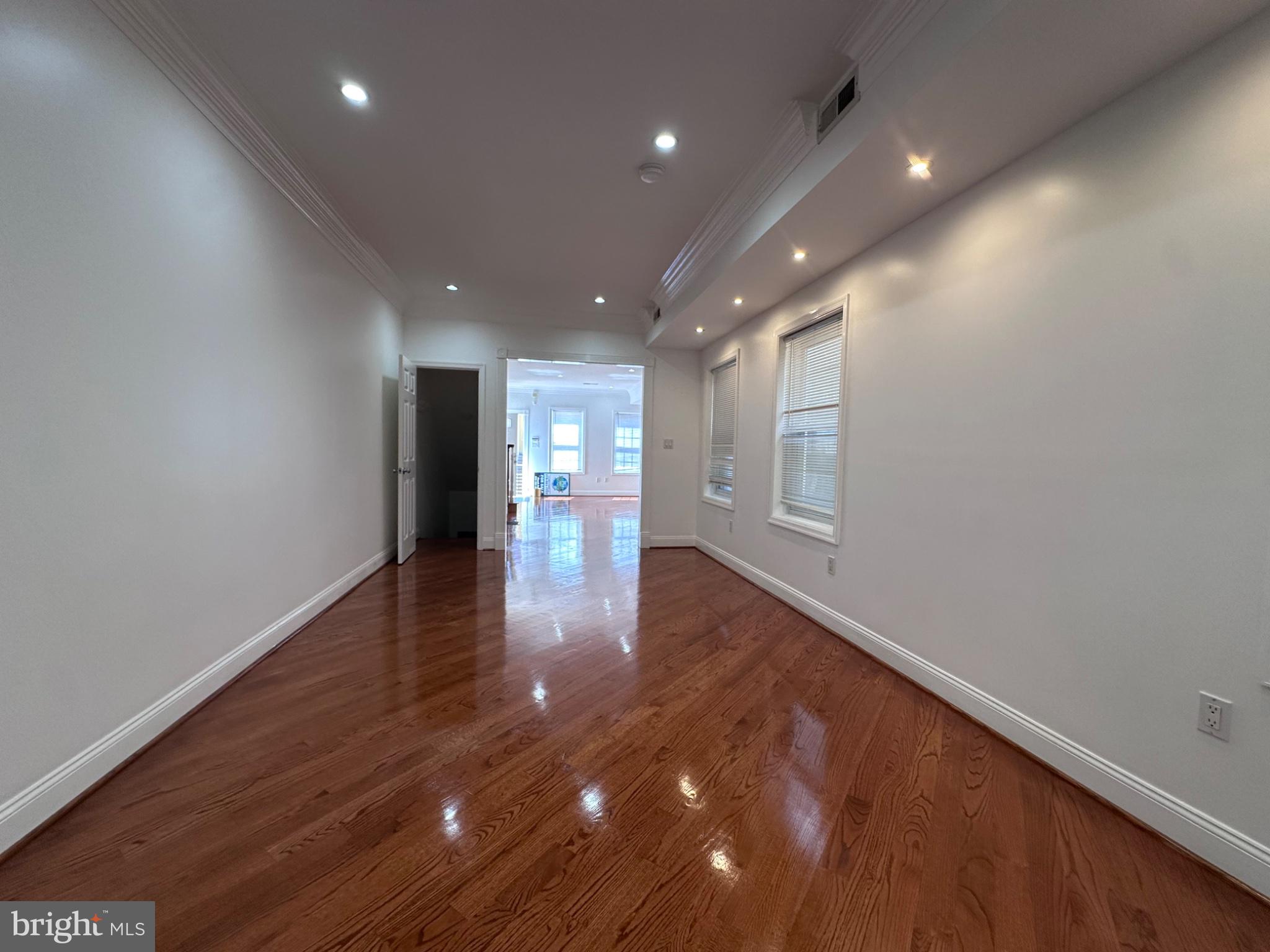 SOUTH STREET - Residential