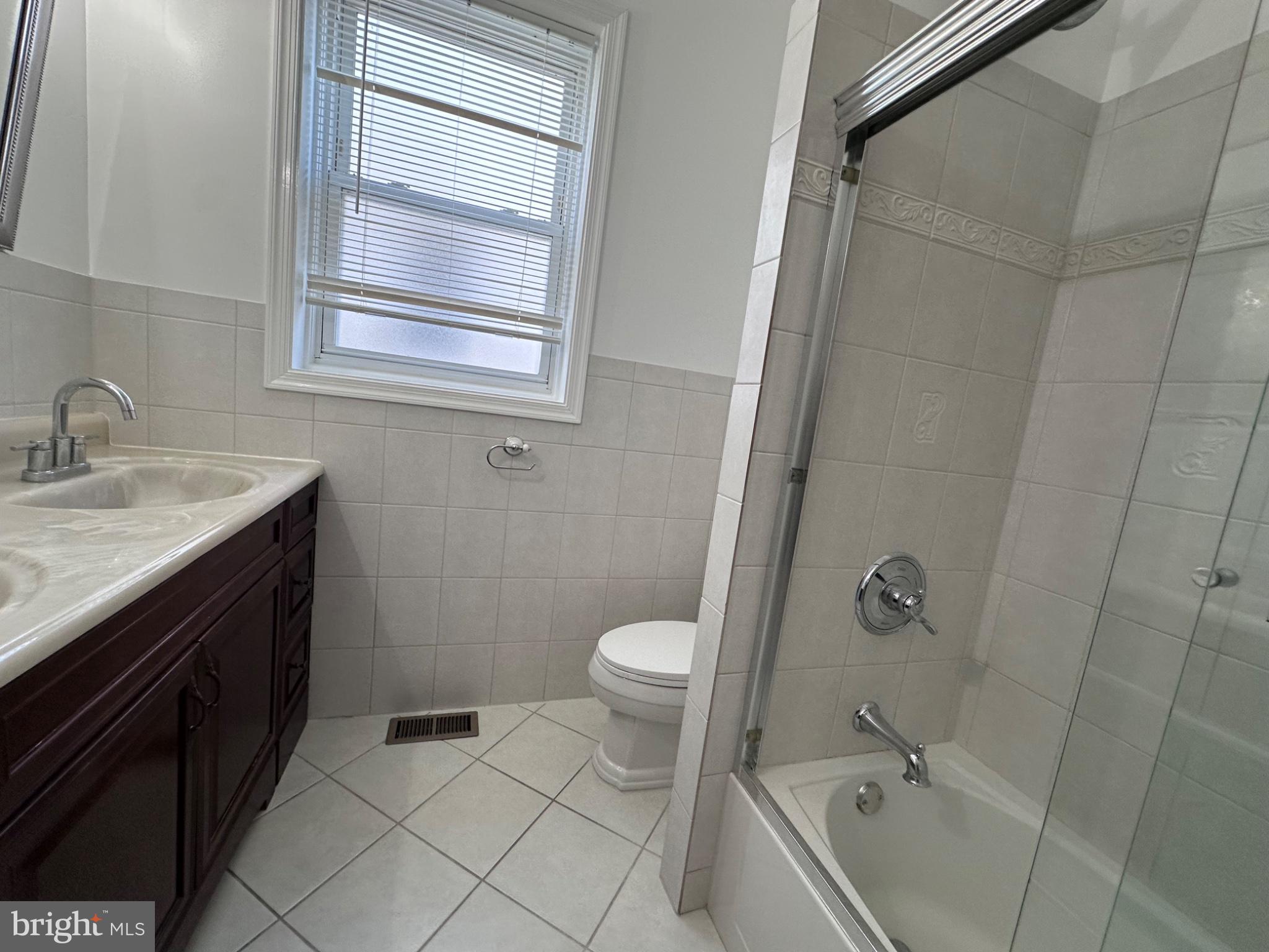 SOUTH STREET - Residential