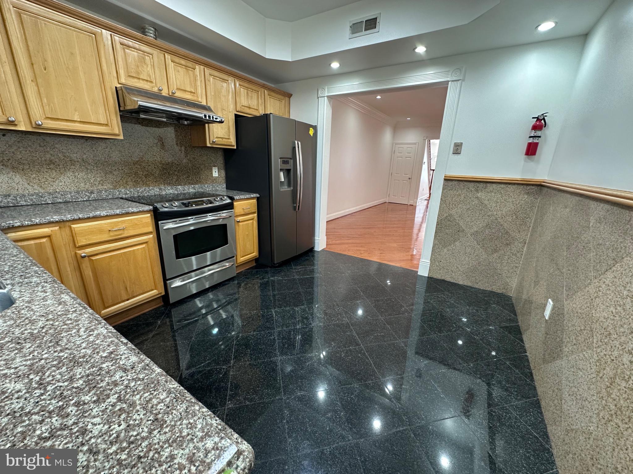 SOUTH STREET - Residential