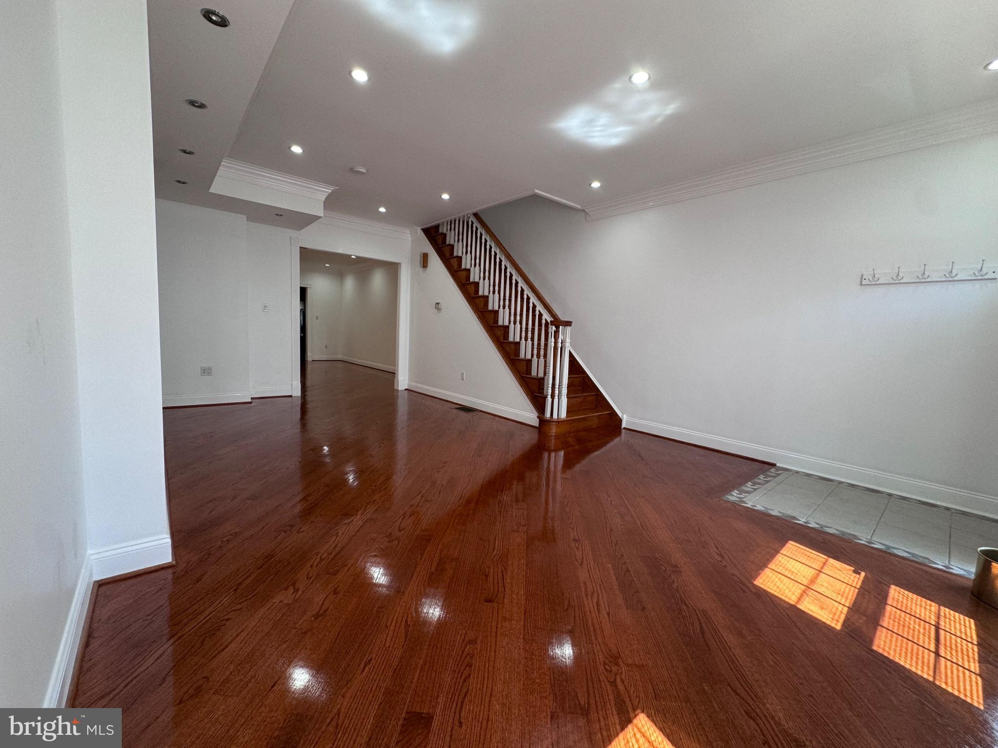 SOUTH STREET - Residential