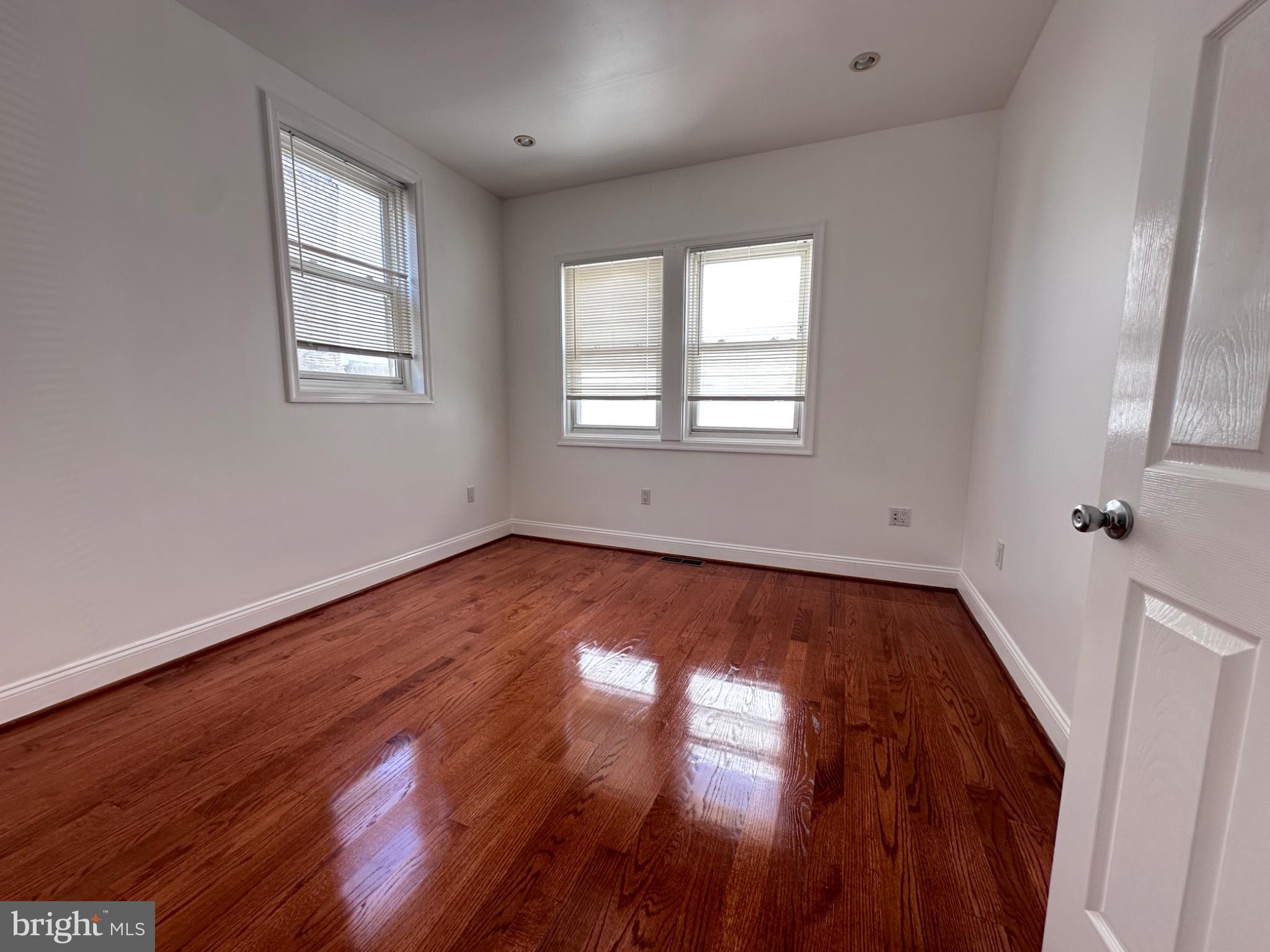 SOUTH STREET - Residential