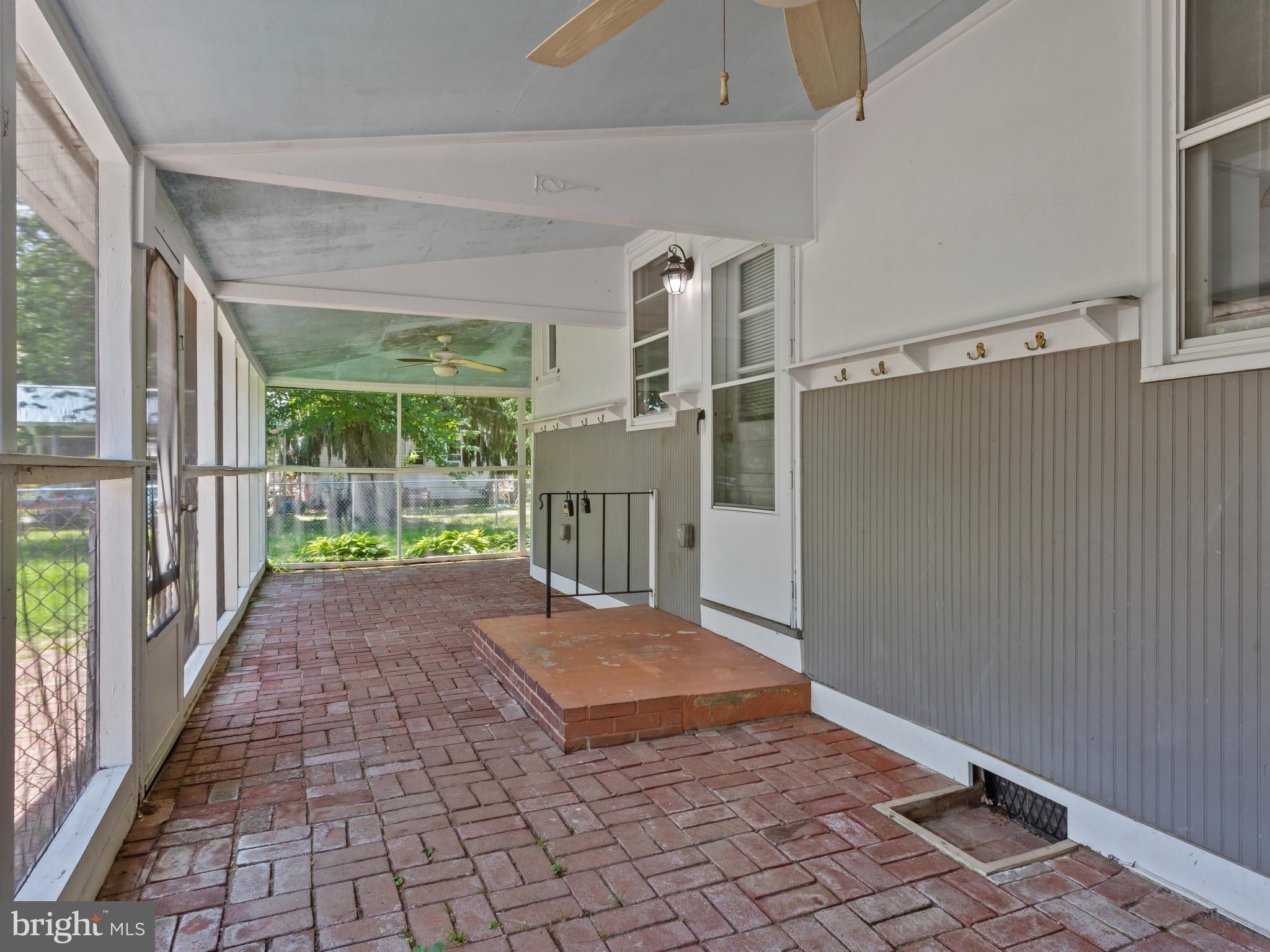 REGULARS - Residential