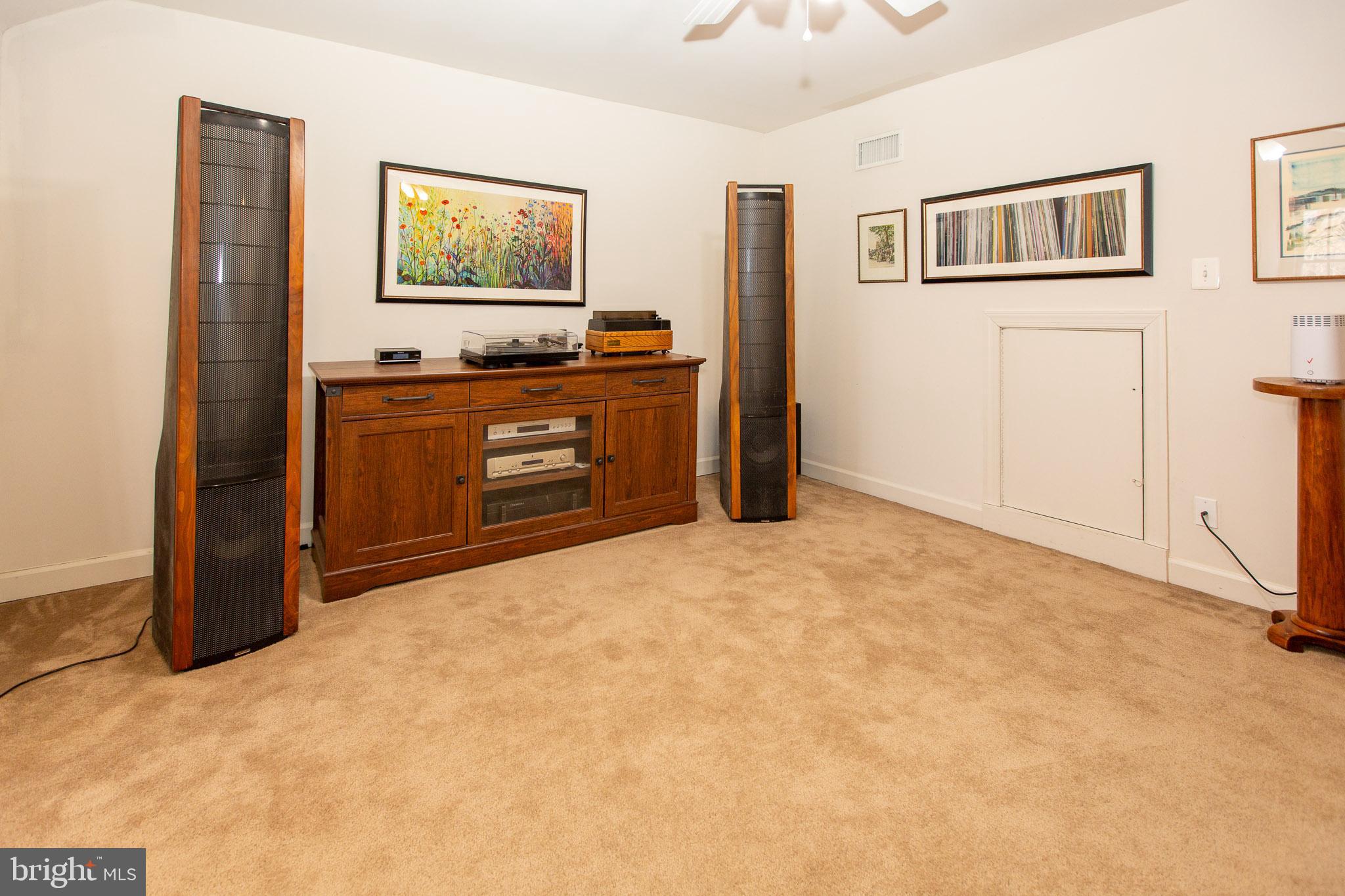 NORTHRIDGE VILLAGE - Residential