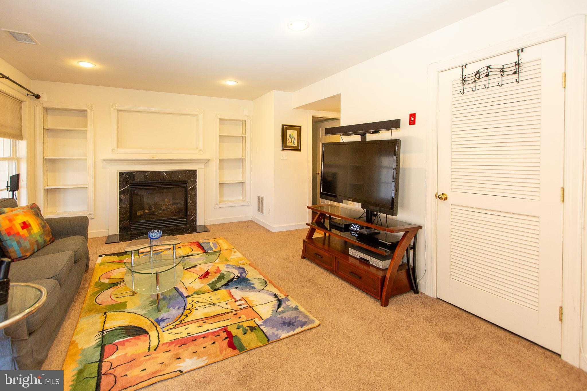 NORTHRIDGE VILLAGE - Residential