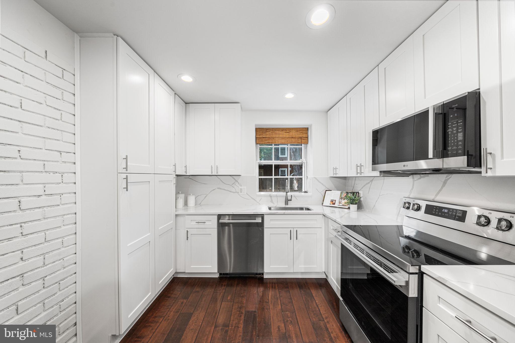 FAIRLINGTON VILLAGES - Residential