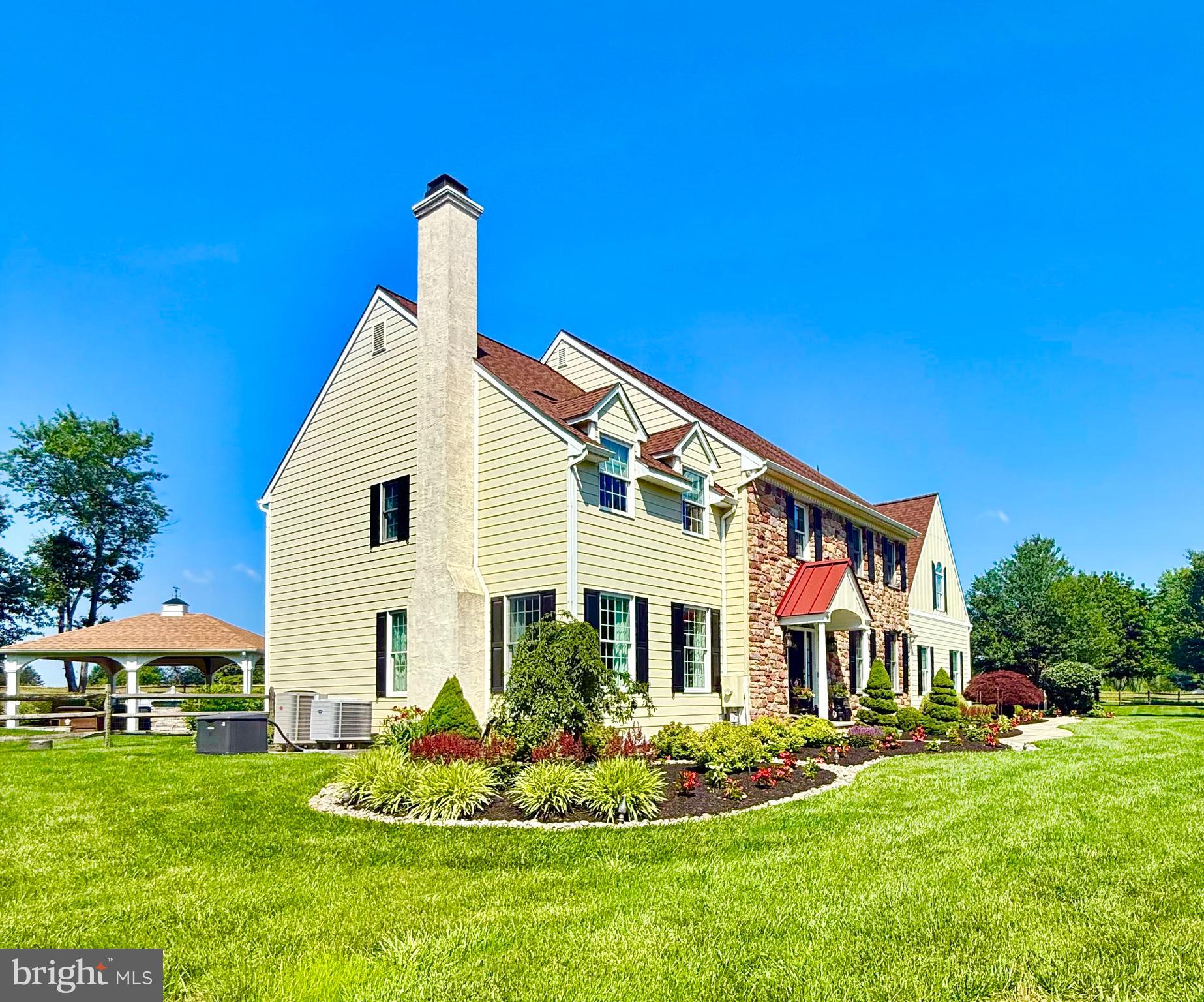 PINEVILLE - Residential