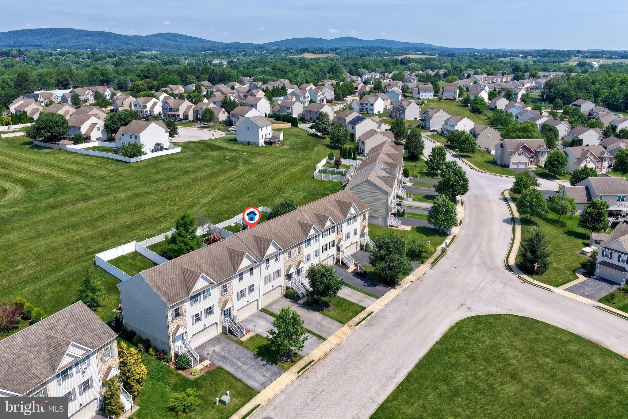 ASHCOMBE FARMS WEST - Residential
