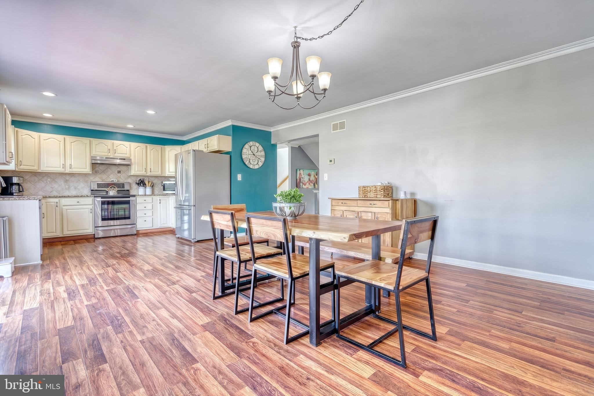 ASHCOMBE FARMS WEST - Residential