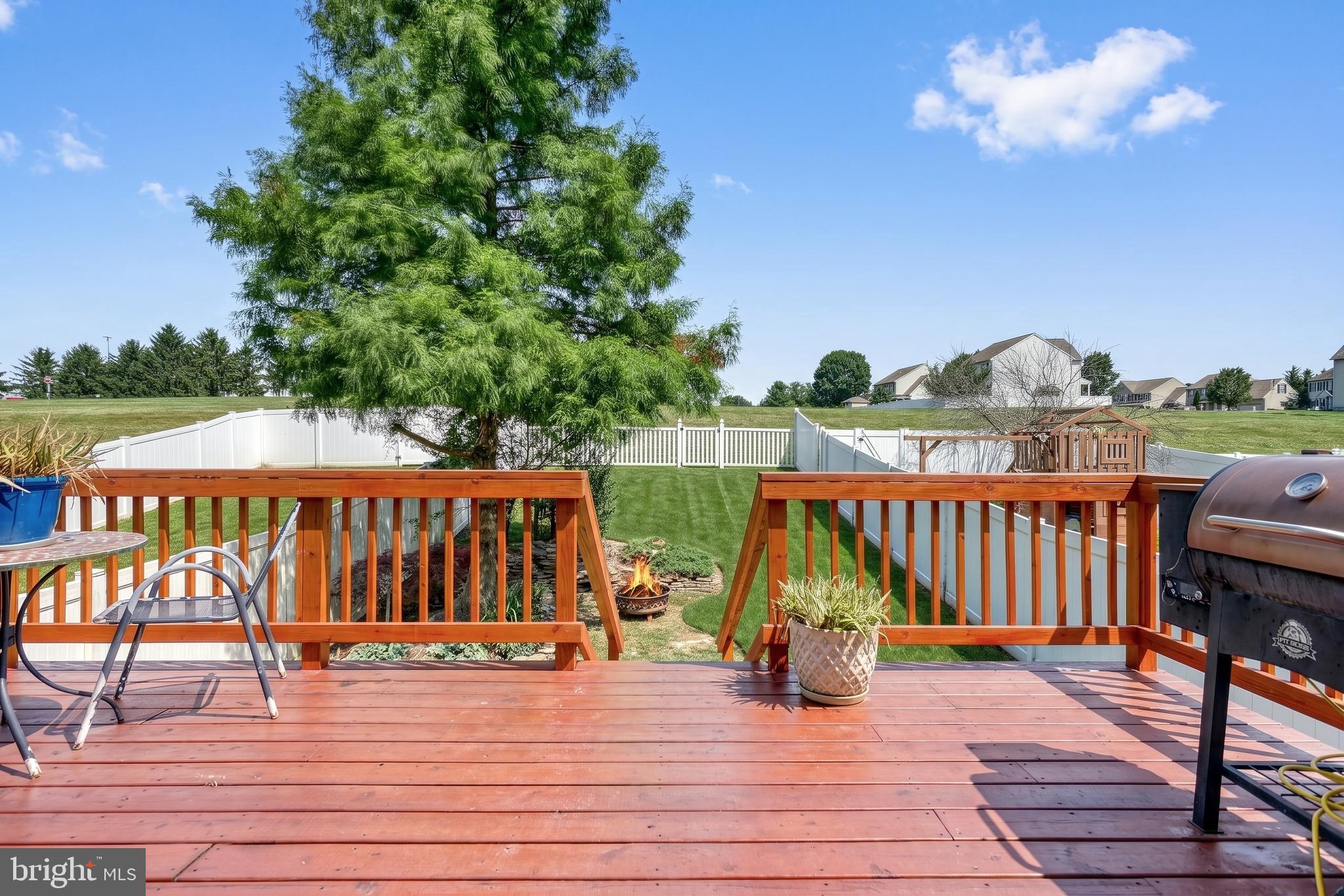 ASHCOMBE FARMS WEST - Residential