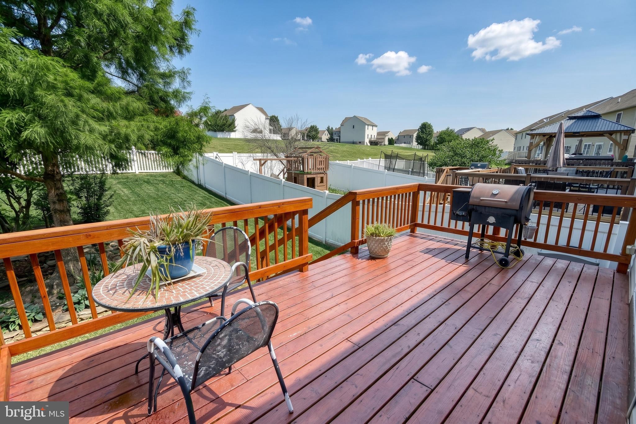 ASHCOMBE FARMS WEST - Residential